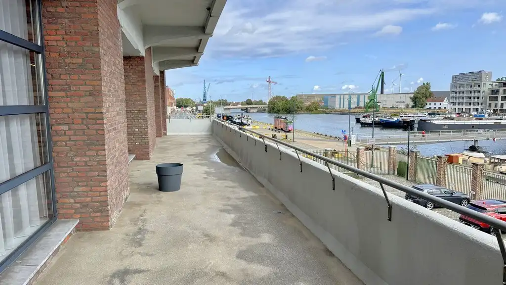 Hip loftkantoor te huur in Handelsdokcenter in Gent foto 17