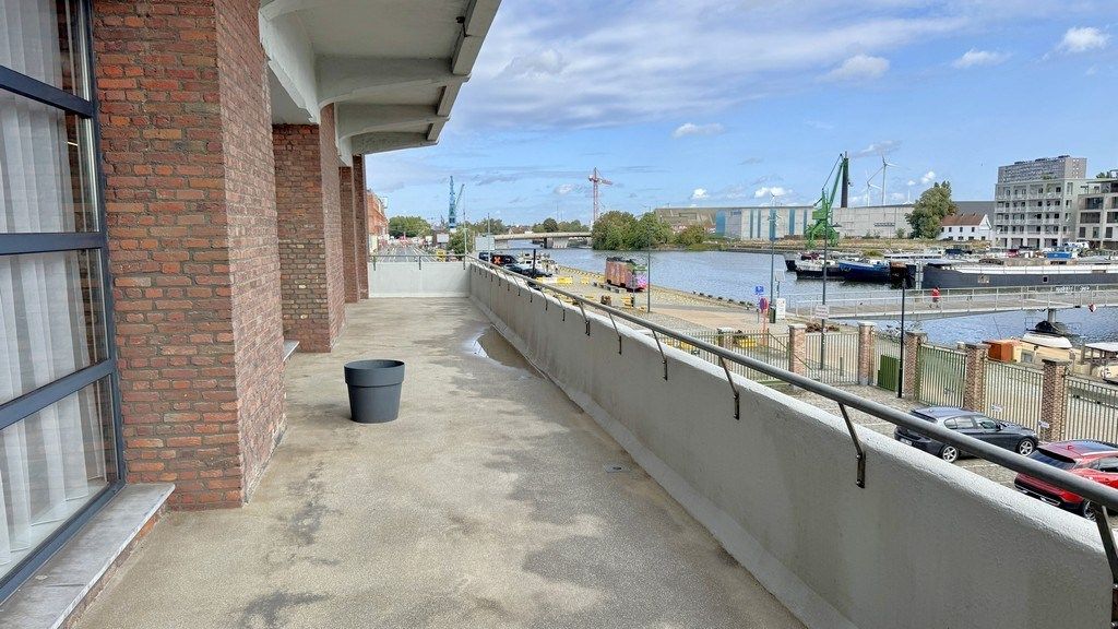 Hip loftkantoor te huur in Handelsdokcenter in Gent foto 17