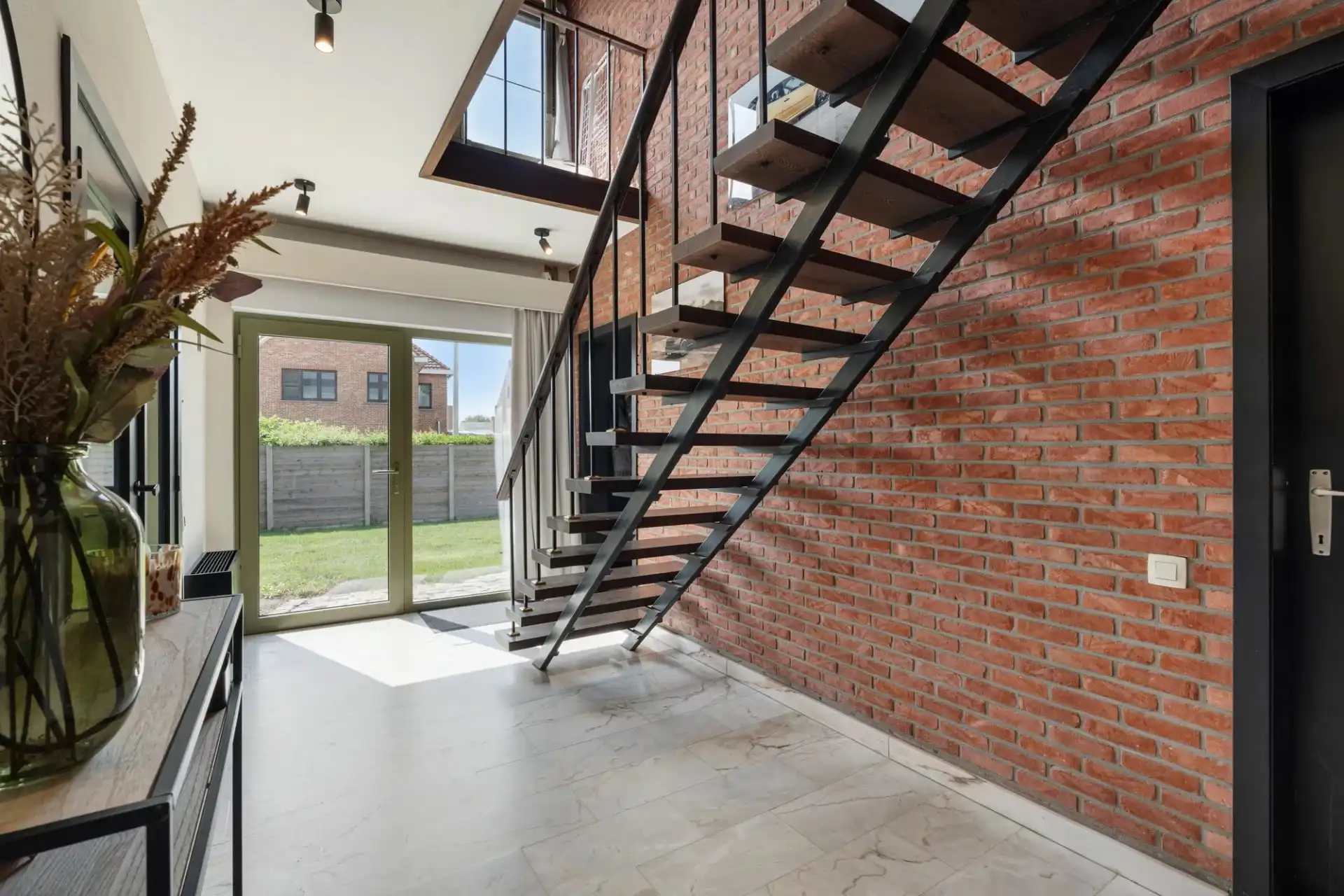 Vernieuwde gezinswoning met tuin en dubbele garage te Herk-de-Stad foto 6