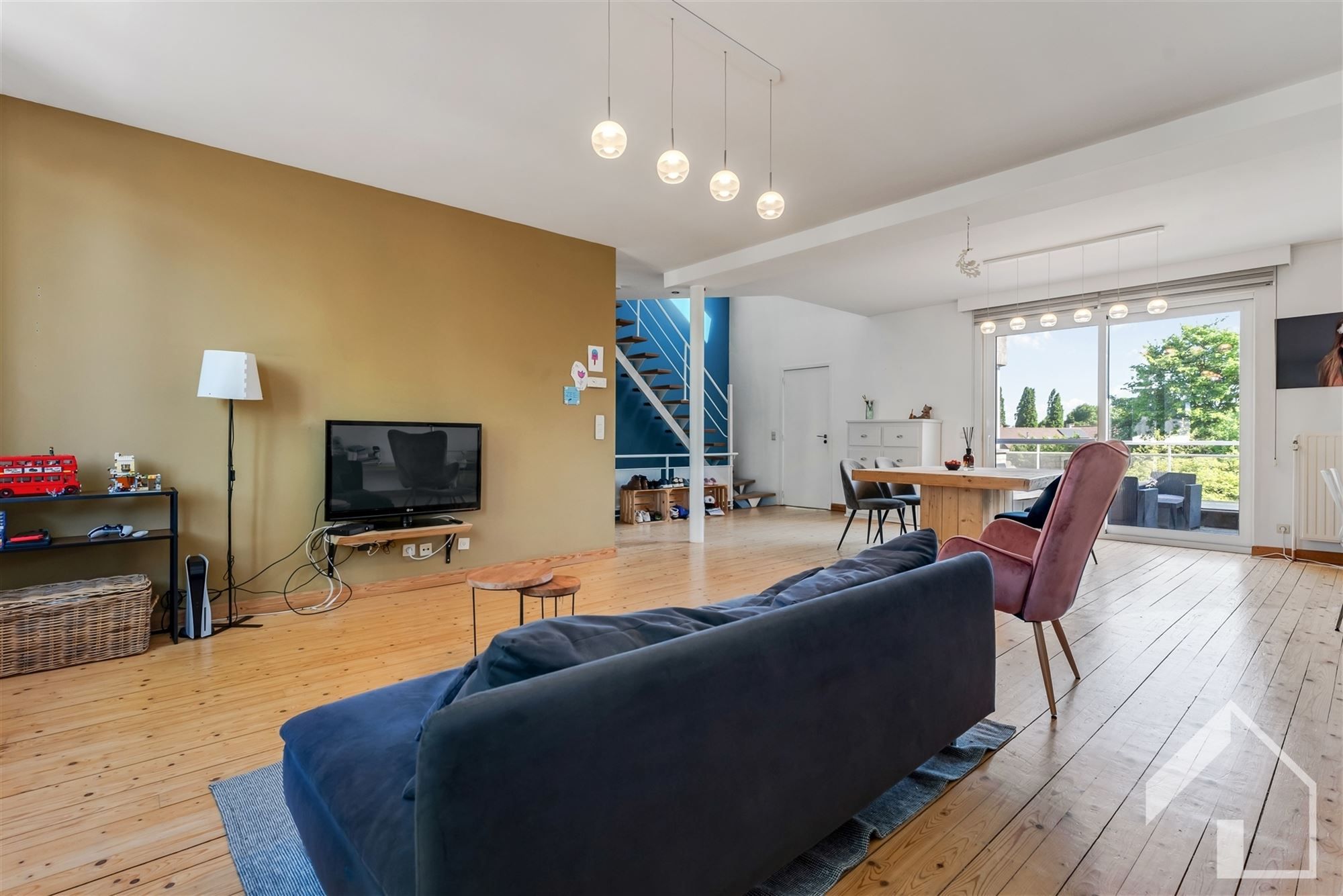 Polyvalente woning in het centrum van Broechem met mogelijkheid tot uitbating van een handelszaak (of vrij beroep) foto 10
