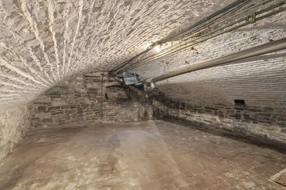 KARAKTERVOL PAND MET AUTHENTIEKE UITSTRALING EN VEEL POTENTIEEL IN TONGEREN foto 39