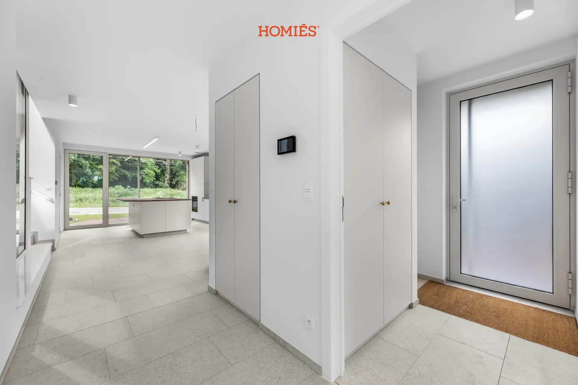 prachtige nieuwbouw met 3 slaapkamers en tuin met bos foto 4