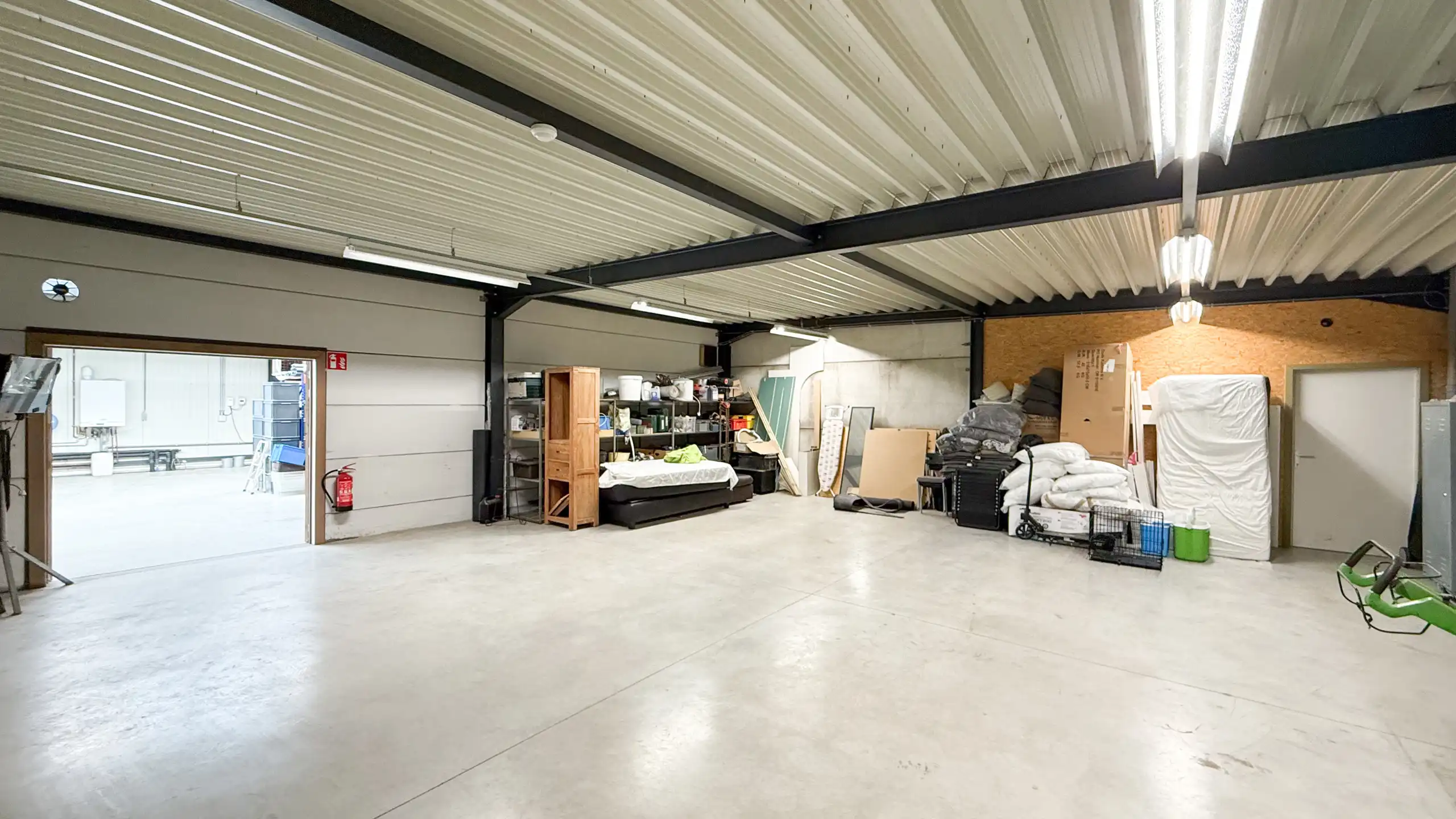 Veelzijdig industrieel pand met woonst en zonnepanelen! foto 31