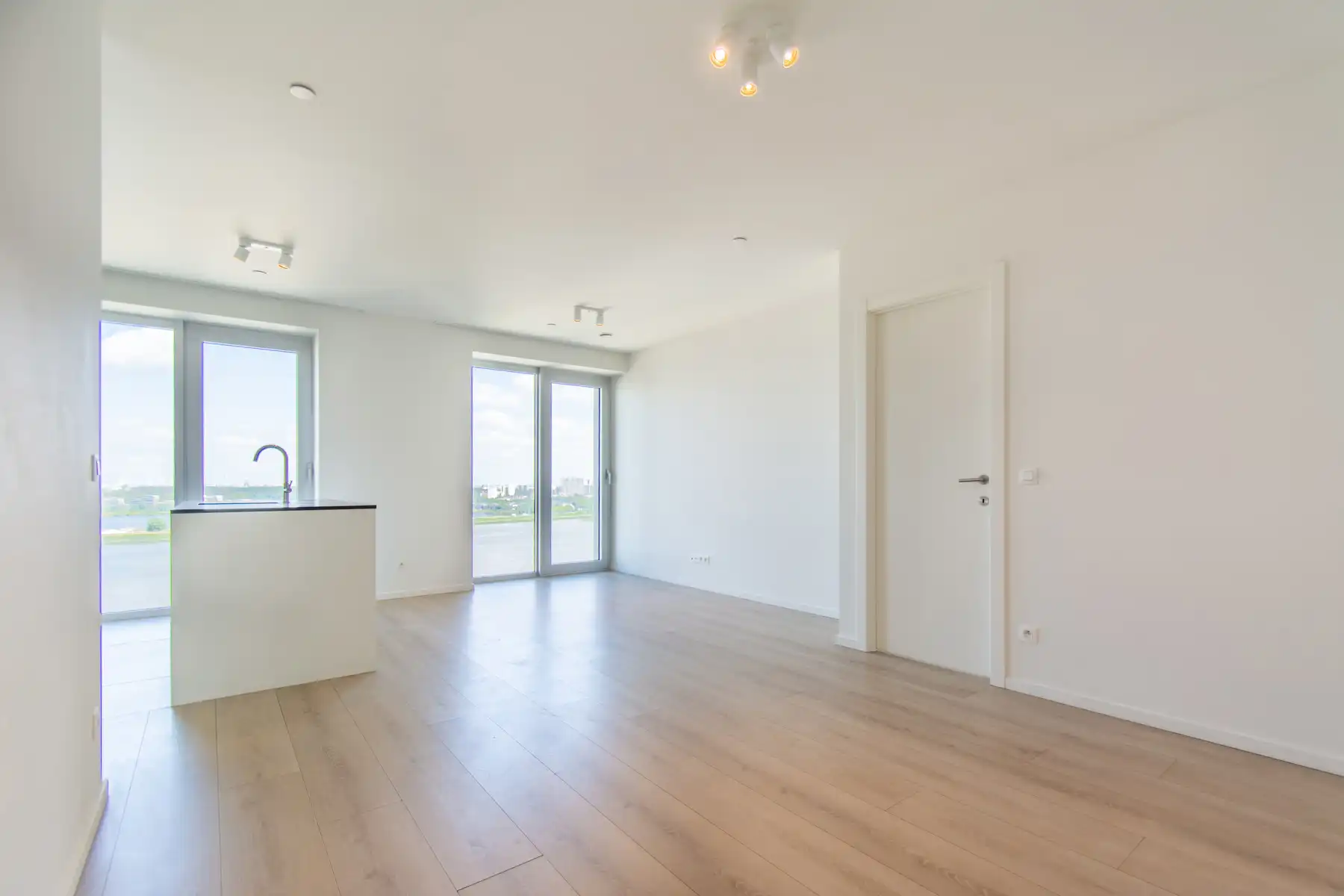 Gezellig 2-slaapkamer app. met prachtig zicht foto 2
