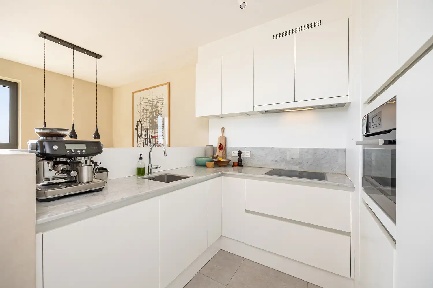 Luxueus en zorgeloos wonen op hoog niveau in de iconische Residentie Louise Marie - 2 slaapkamers en ruim terras (EPC A!) - verkoop onder het registratiestelsel! foto 17