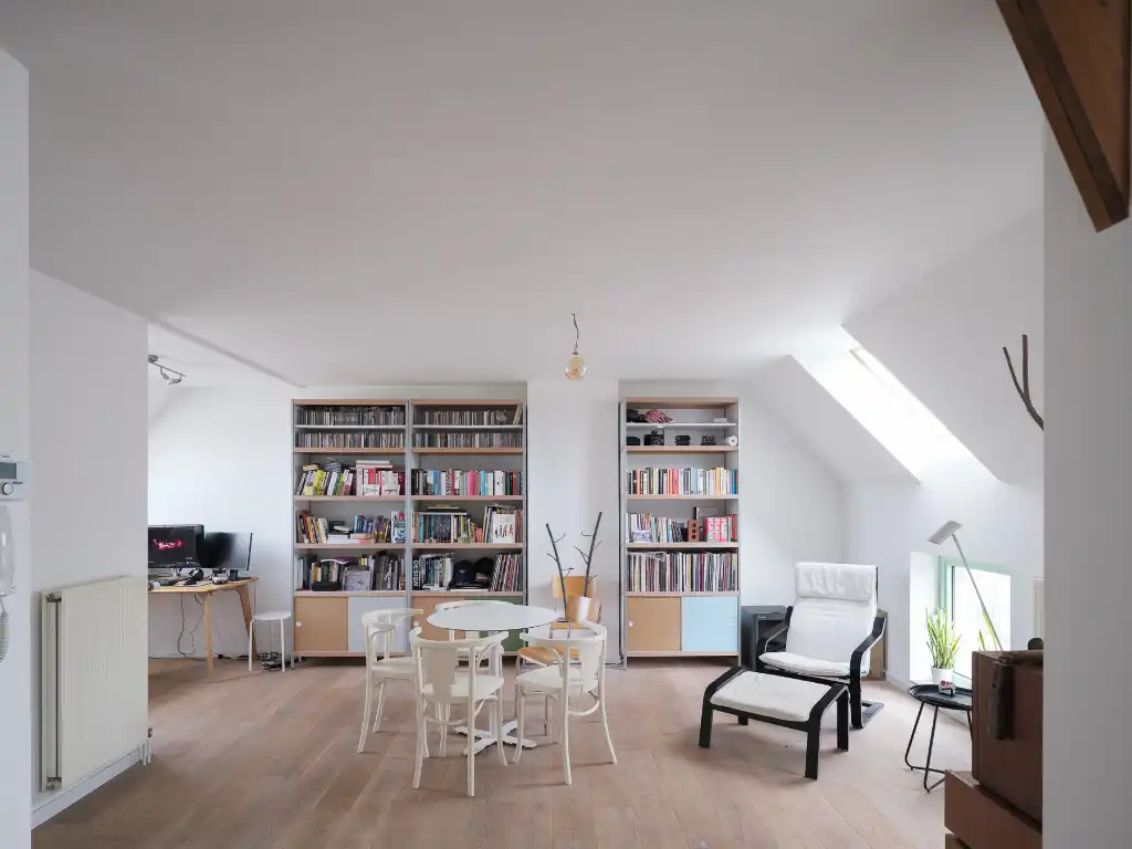 Opbrengsteigendom met magazijn en twee appartementen nabij Gent foto 8