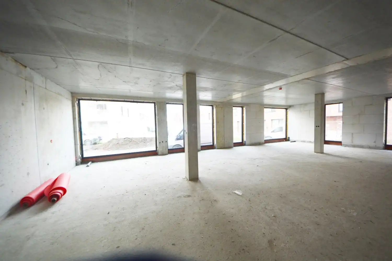 NIEUWBOUW (A.01)MULTIFUNCTIONEEL GELIJKVLOERS PIER KORNEL NABIJ KINE, ARCHITECT, SOEPBAR EN ADVOCAAT foto 5