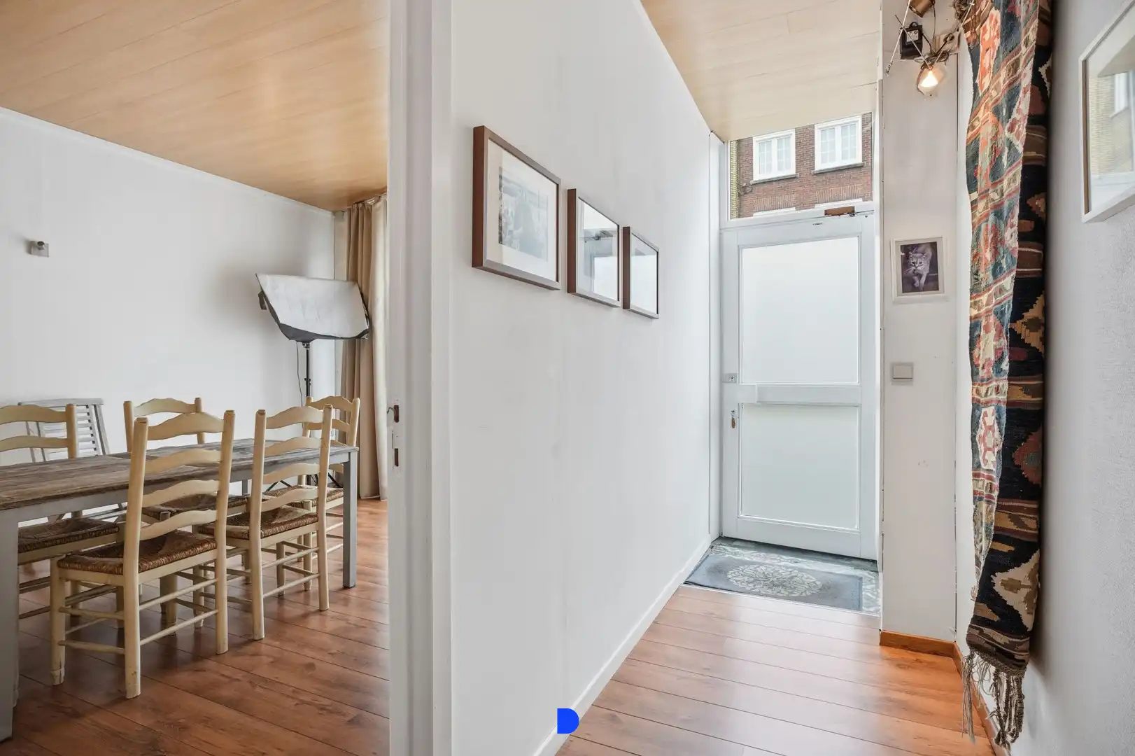 Veelzijdige rijwoning met 2 garages in het centrum van Tielt! foto 9