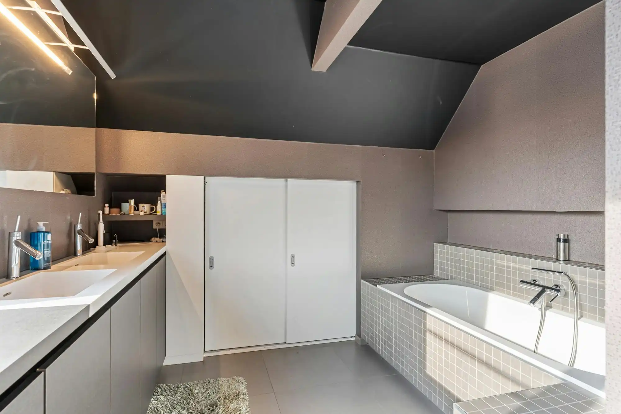 Exclusief duplexappartement met zonneterras en tuin op toplocatie in Genk foto 13