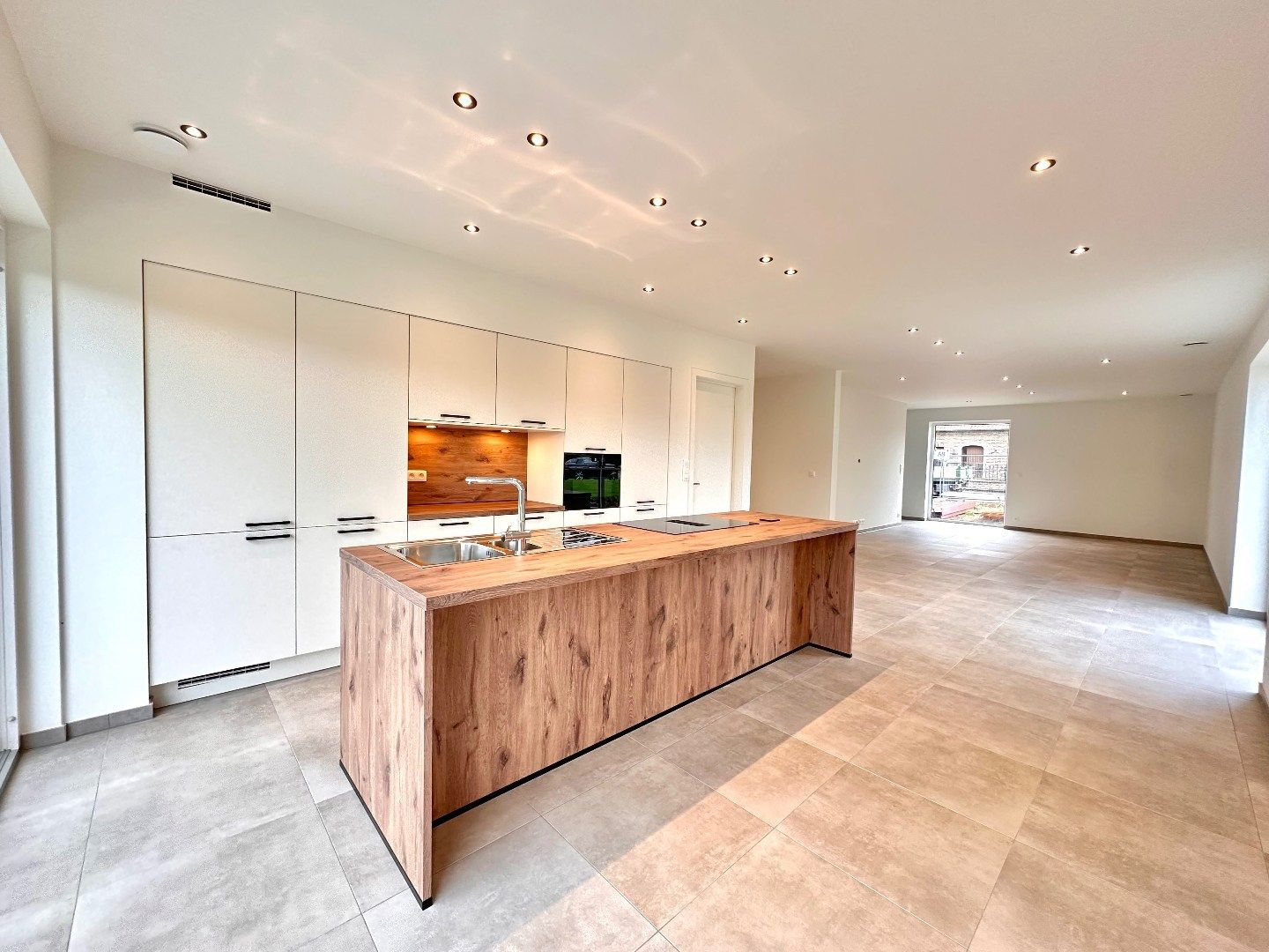 Te huur: prachtige nieuwbouwwoning in groene omgeving te Voeren foto 7