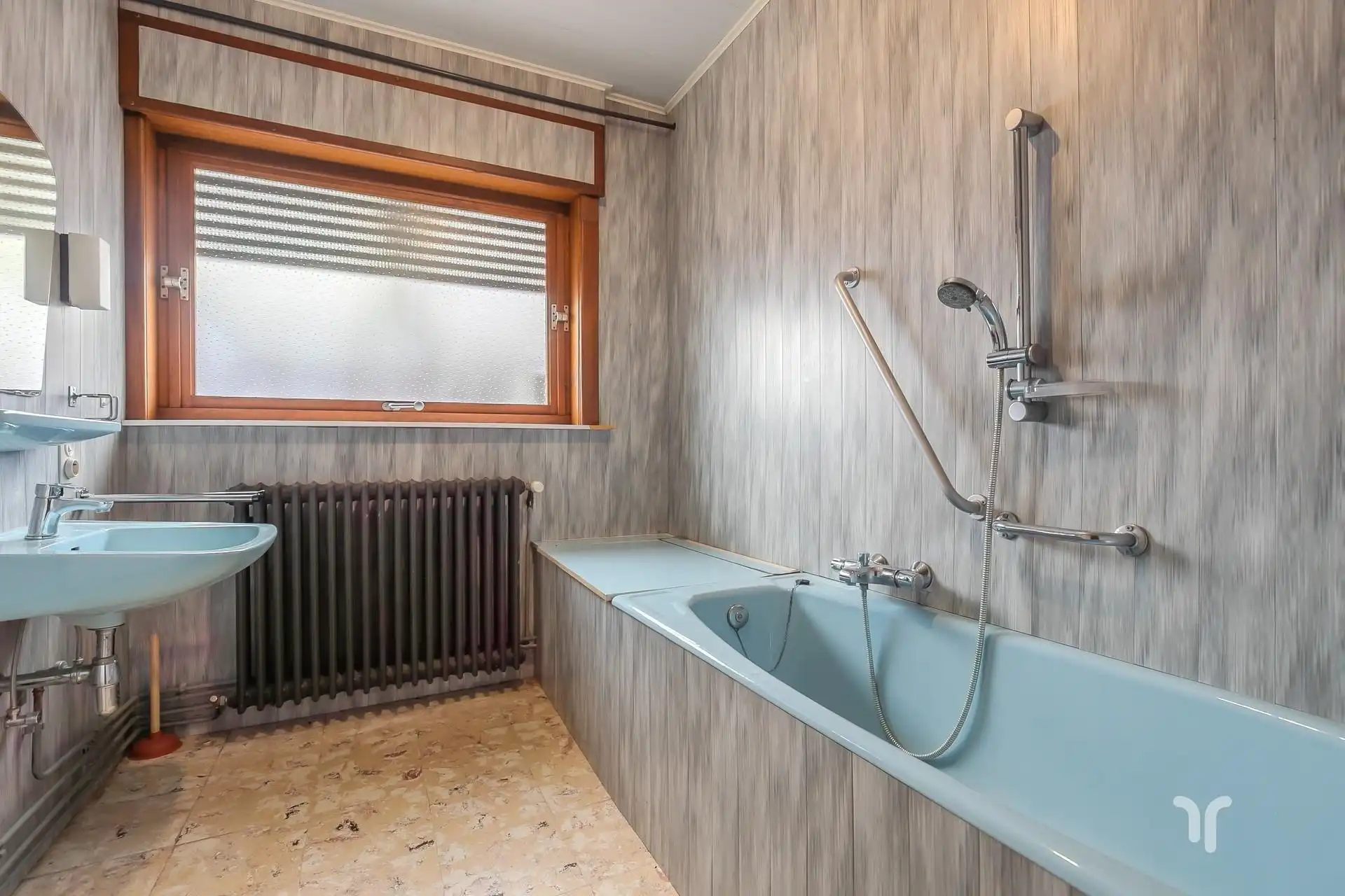 Laagbouwvilla met veel potentieel en prachtige tuin op een centrale ligging. foto 8