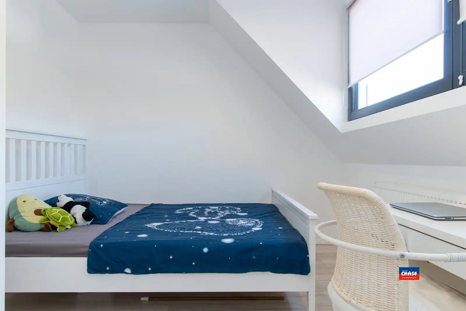 Gerenoveerde woning met terras, drie slaapkamers en garage foto 11