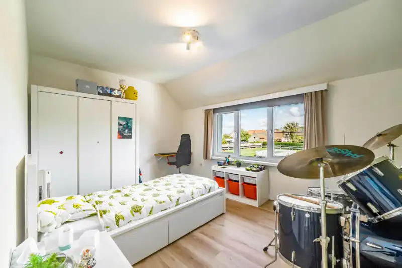 Knap gerenoveerde instapklare HOB op 445m² aan de stadsrand foto 13