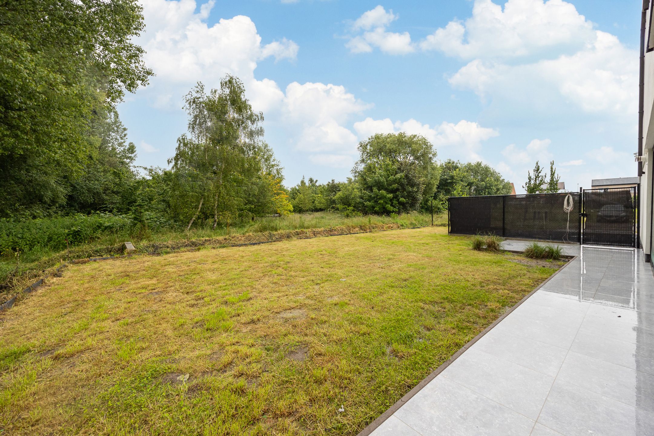 Unieke recente woning in doodlopende straat foto 5