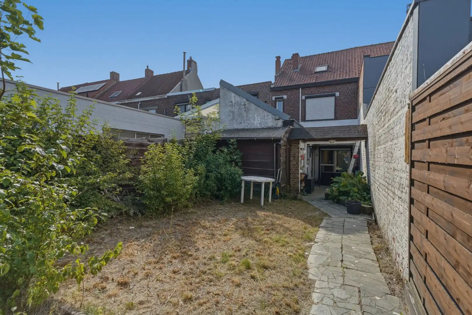 Goed onderhouden rijwoning nabij de Groene Kouter in Zwevegem foto 13