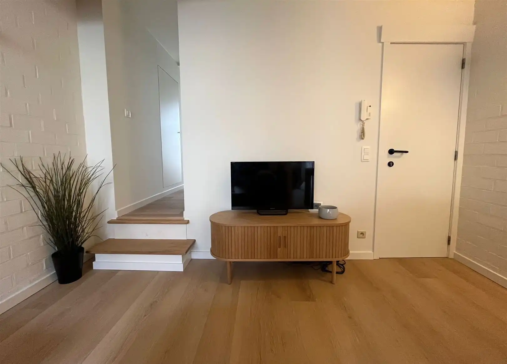 Volledig gerenoveerd  gemeubeld éénslaapkamer appartement foto 5