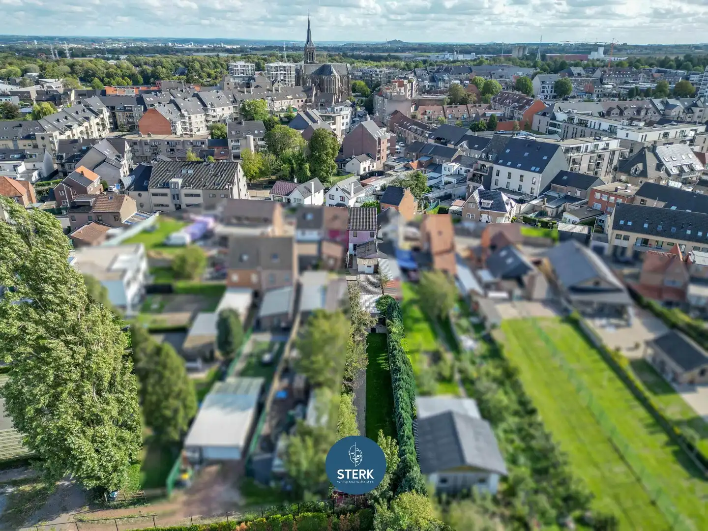 TE RENOVEREN GEZINSWONING OP EEN PERCEEL VAN 3A 90CA IN CENTRUM LANAKEN !  foto 4
