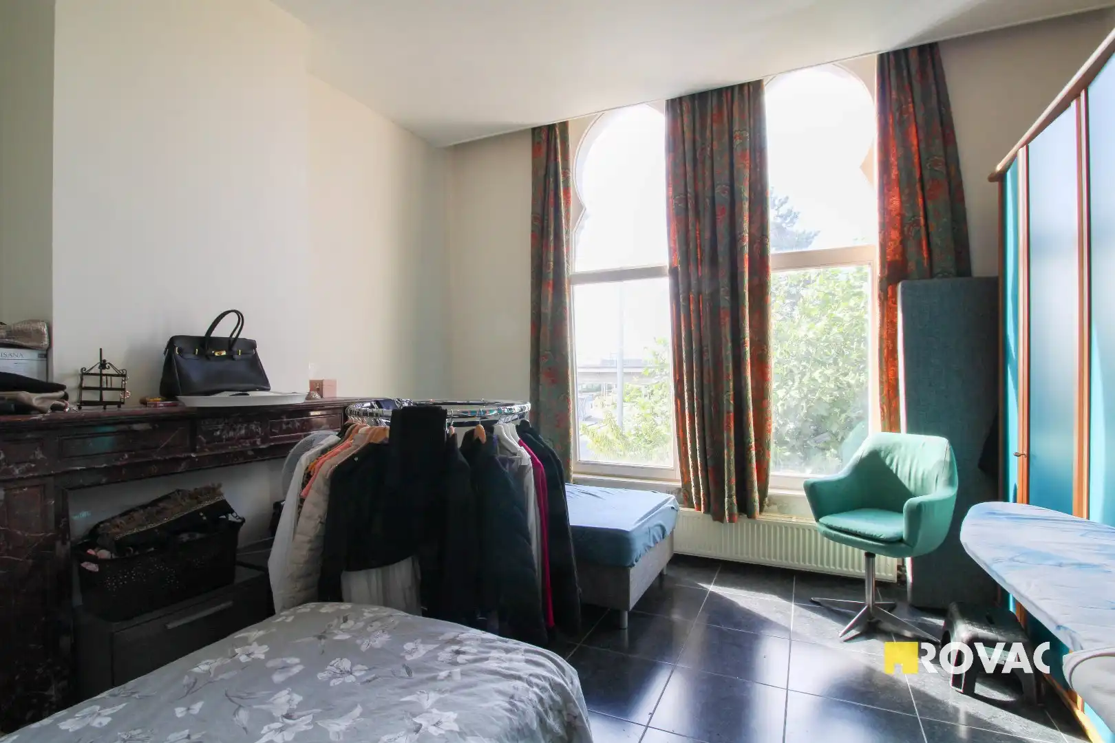 Volledig vernieuwd klassevol appartement op de 1ste verdieping met groot terras! foto 7