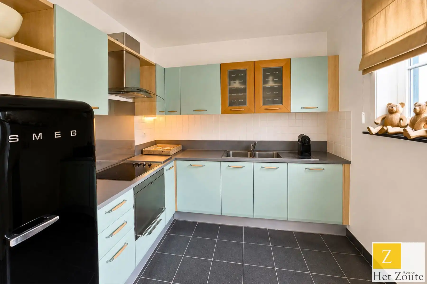 Stijlvolle halfopen woning met 4 slaapkamers foto 4