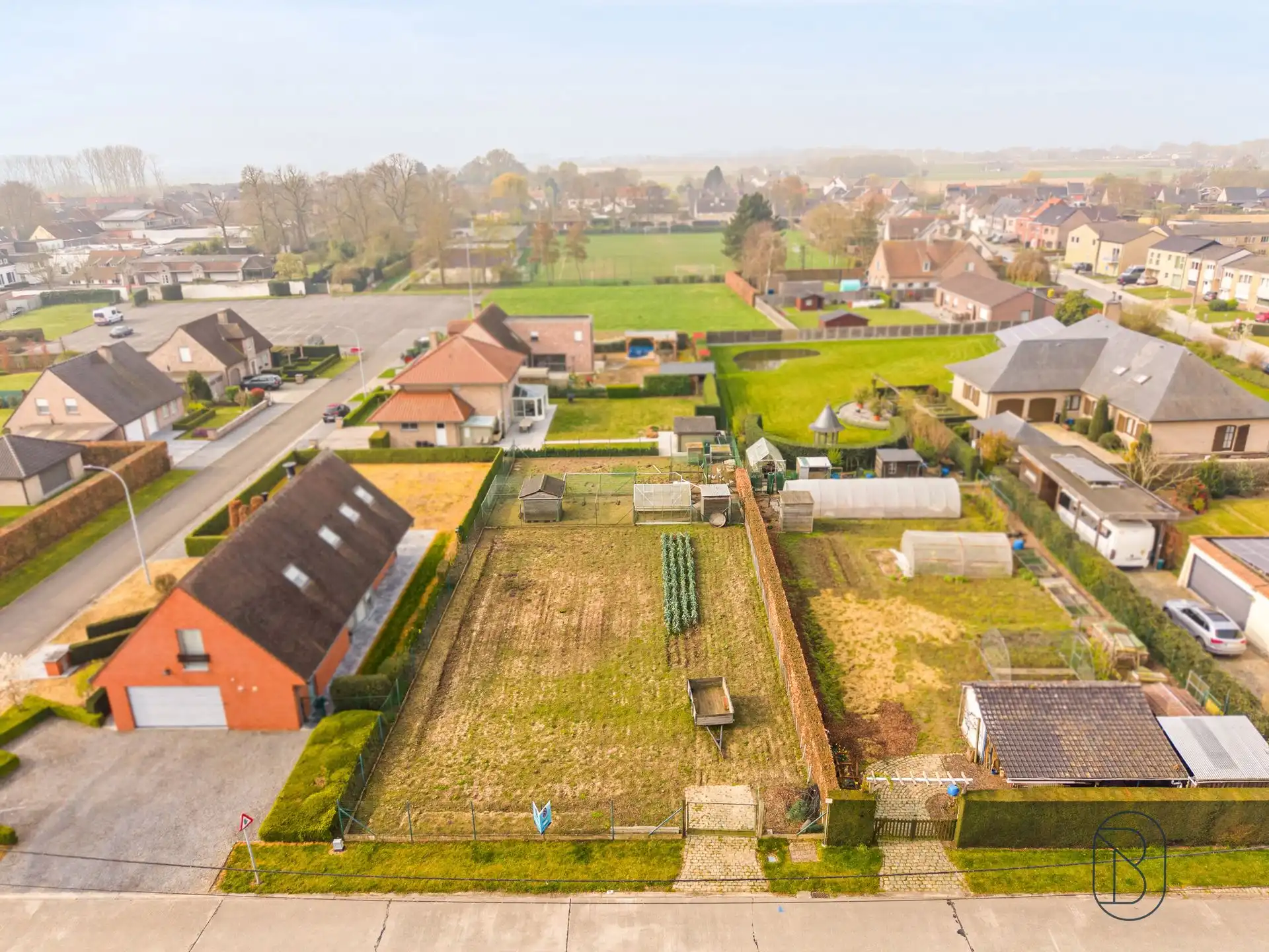 Bouwgrond 756m² voor villa, in Outrijve foto 4