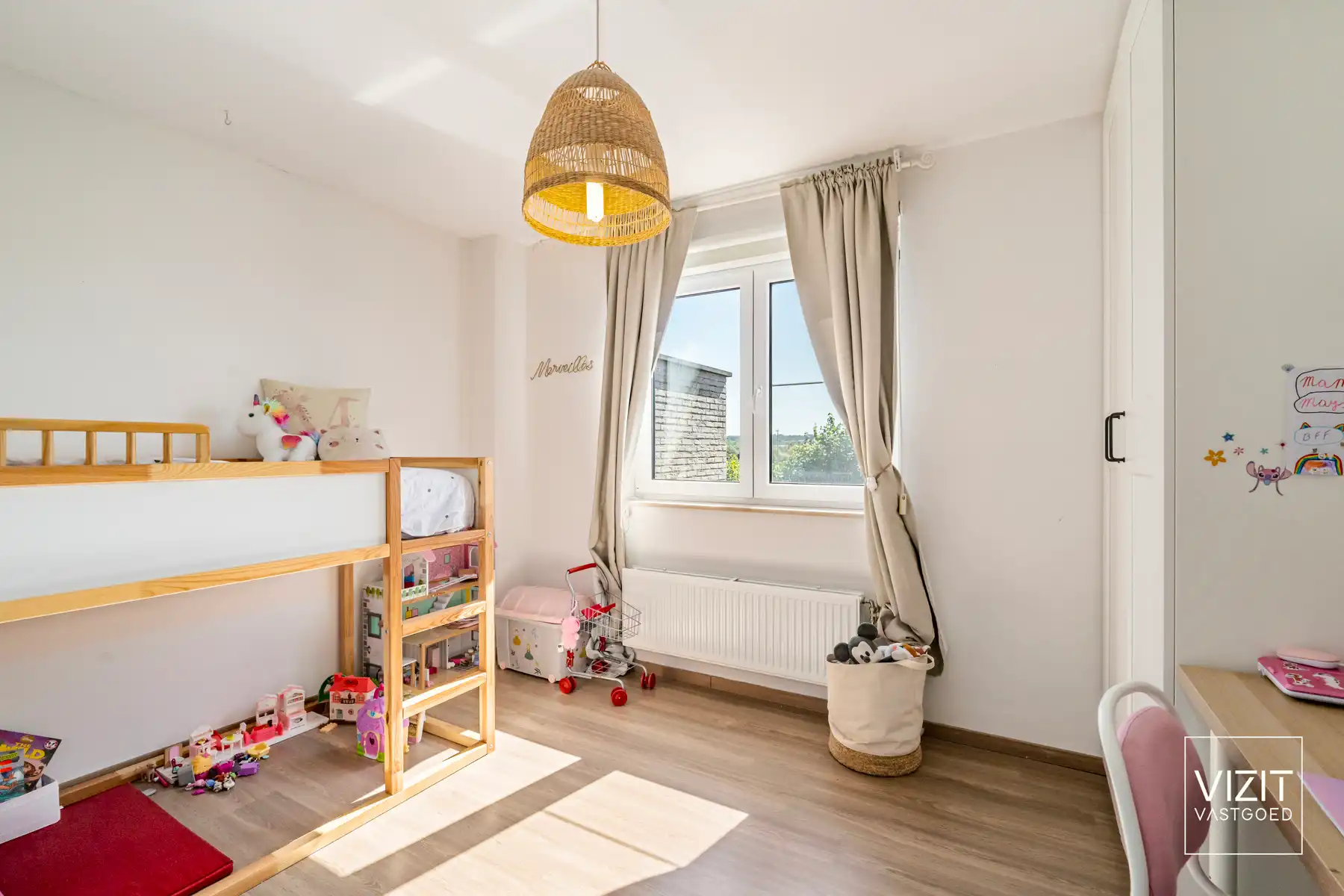 Rustig gelegen recente gezinswoning met 3 slaapkamers foto 9