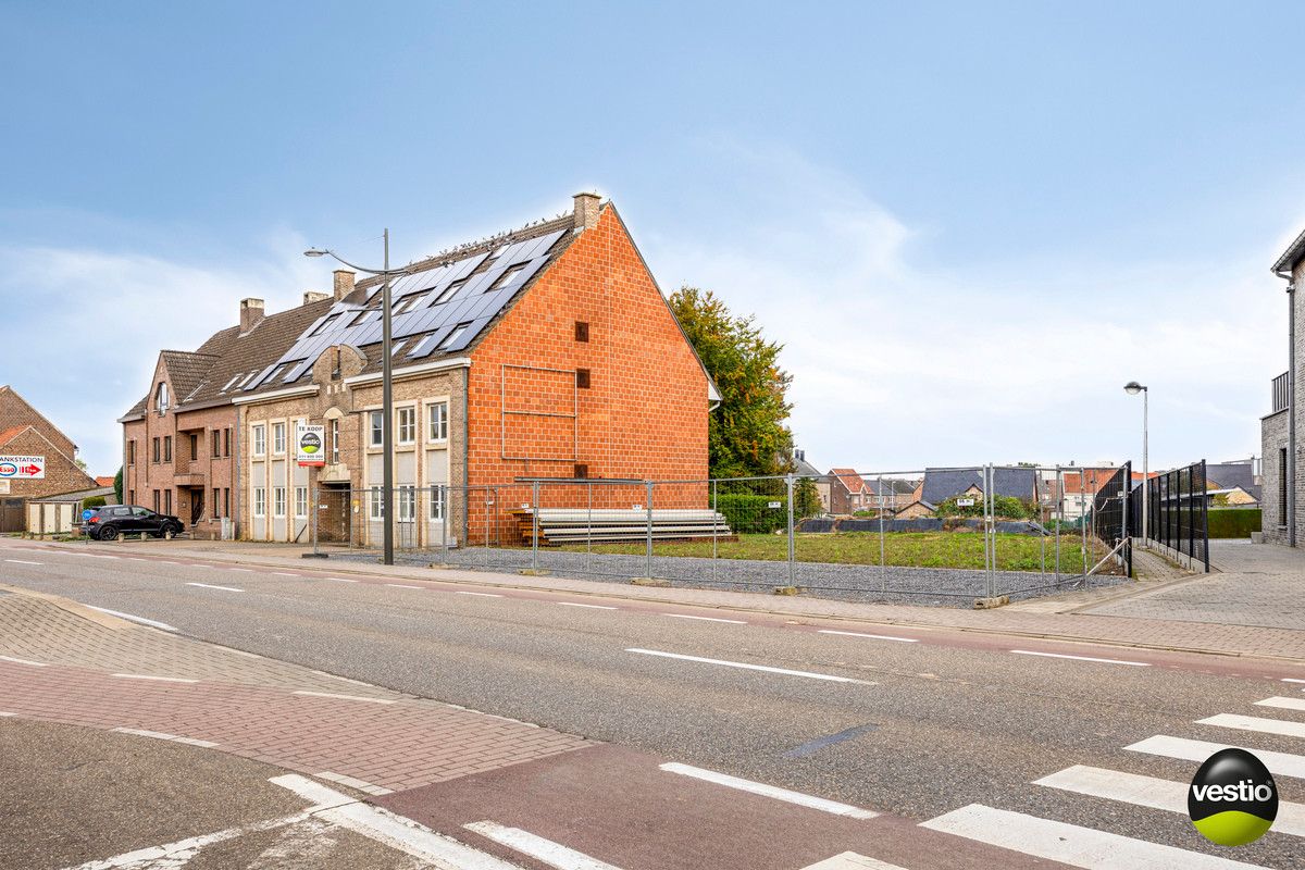 COMPLEX BESTAANDE UIT 14 TE RENOVEREN STUDIO'S MET UITBREIDINGSMOGELIJKHEDEN TE VELDWEZELT. foto 2