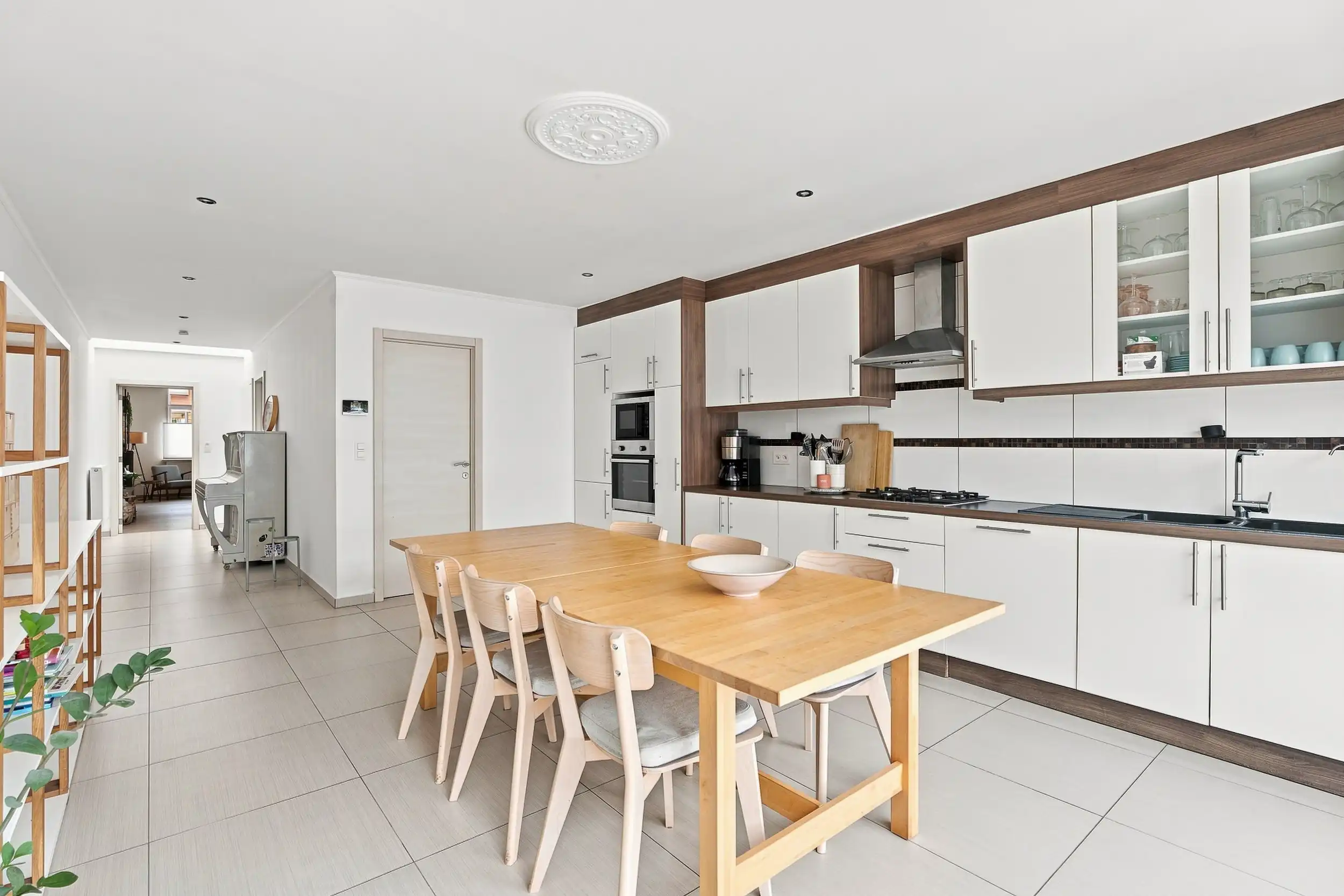 Instapklare woning in het centrum van Zele foto 7