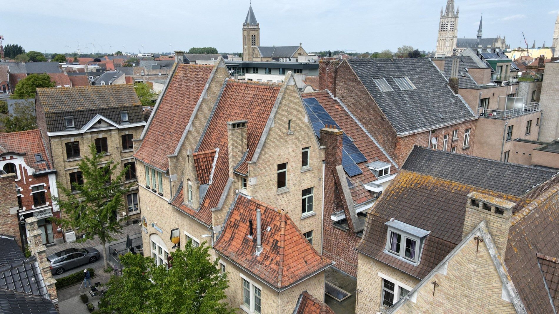 Karaktervol eigendom centrum Ieper. foto 4