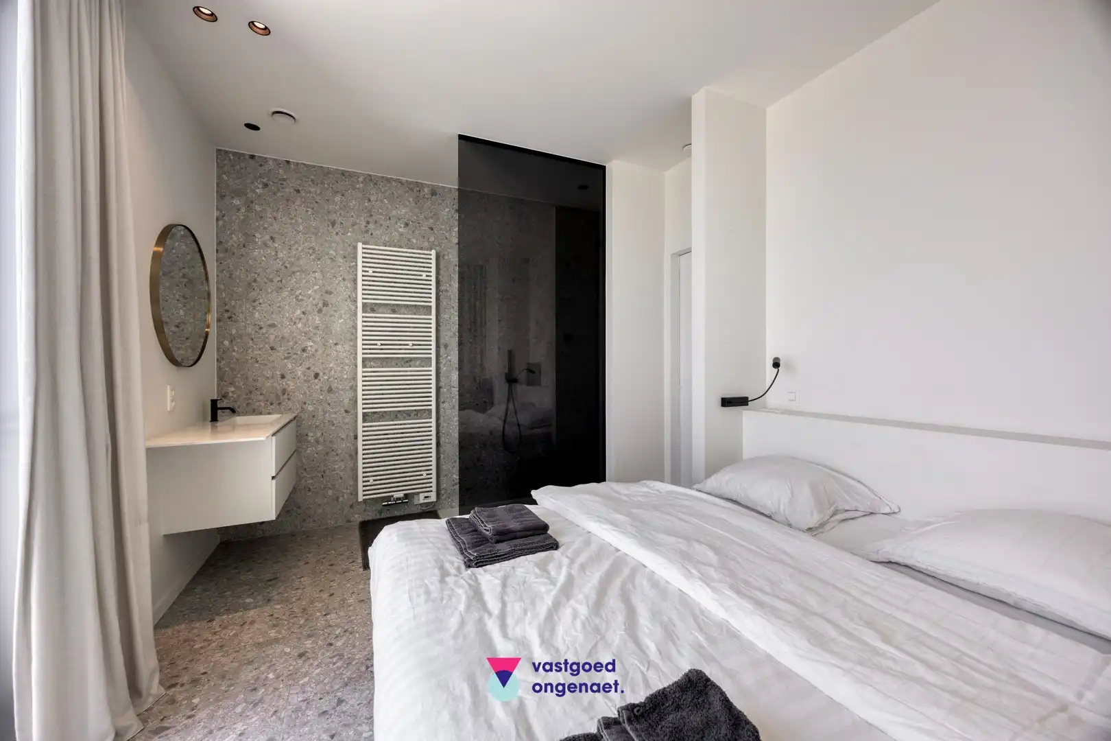 Exclusieve penthouse met zicht op water en stad foto 16