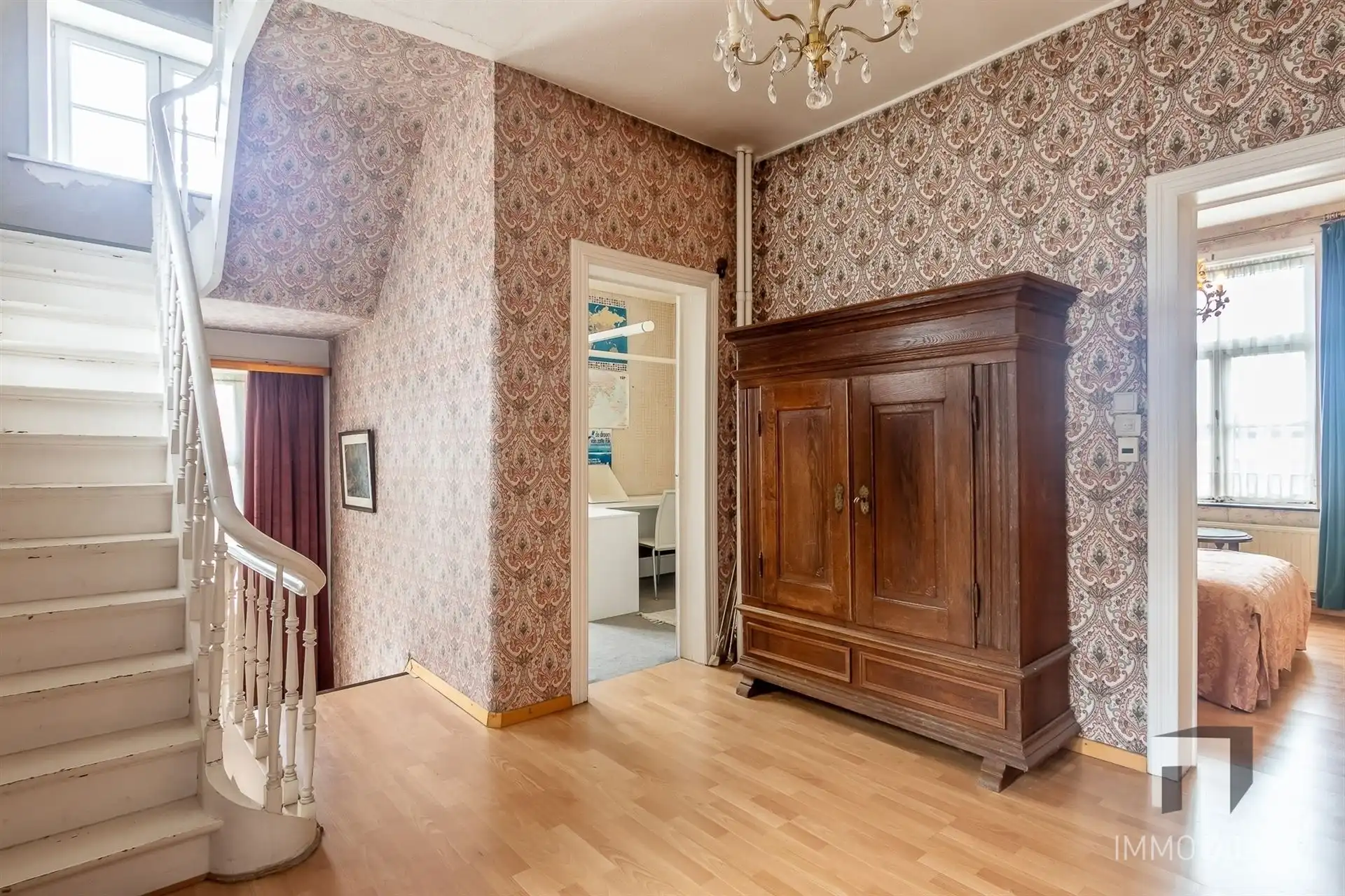 Elegante woning met vele mogelijkheden, gezellige tuin en dubbele garage foto 28