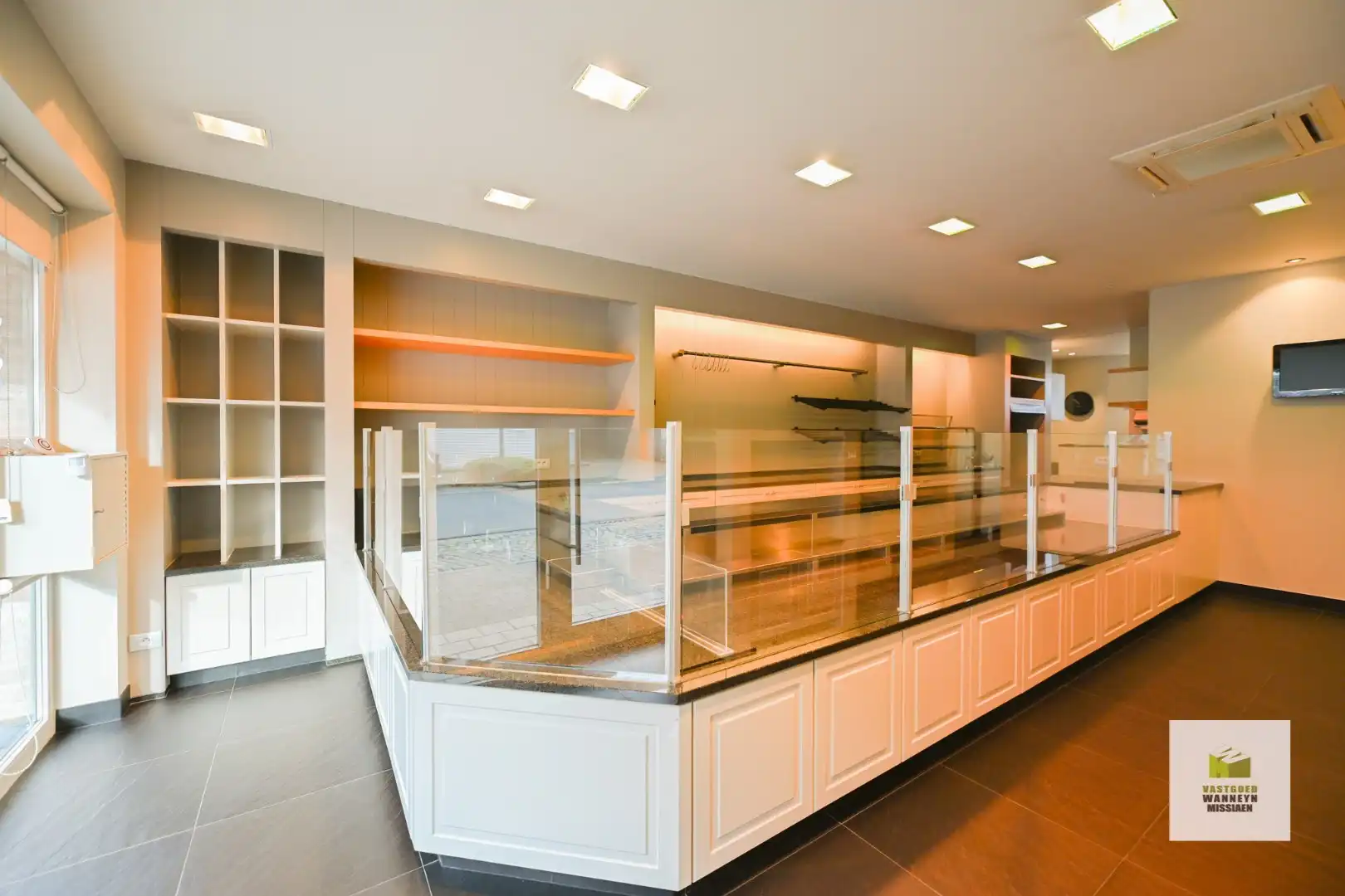 Handelspand (80 m2) met breed potentieel (wijnbar, bakkerij, schoonheidszaak..) foto 2