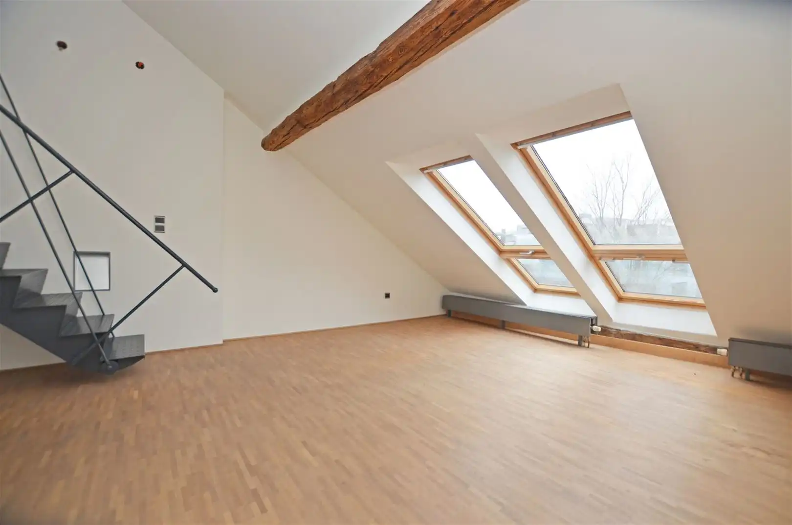 Uniek neoclassicistisch herenhuis met handelspand & duplexwoning foto 18