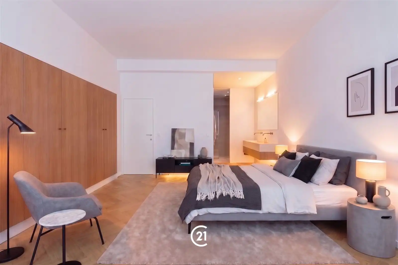 CAMBRE – Uitzonderlijk luxueus gelijkvloersappartement met tuin tegenover Ter Kamerenbos

  foto 15