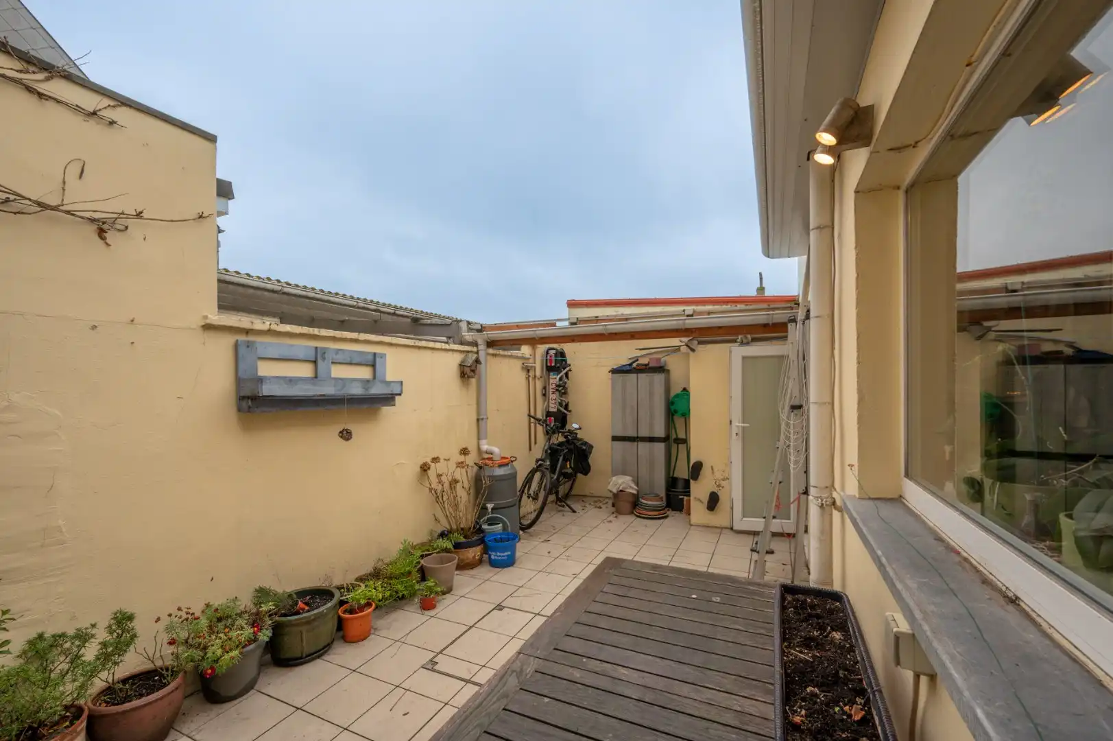 Instapklare woning in hartje Heist foto 8