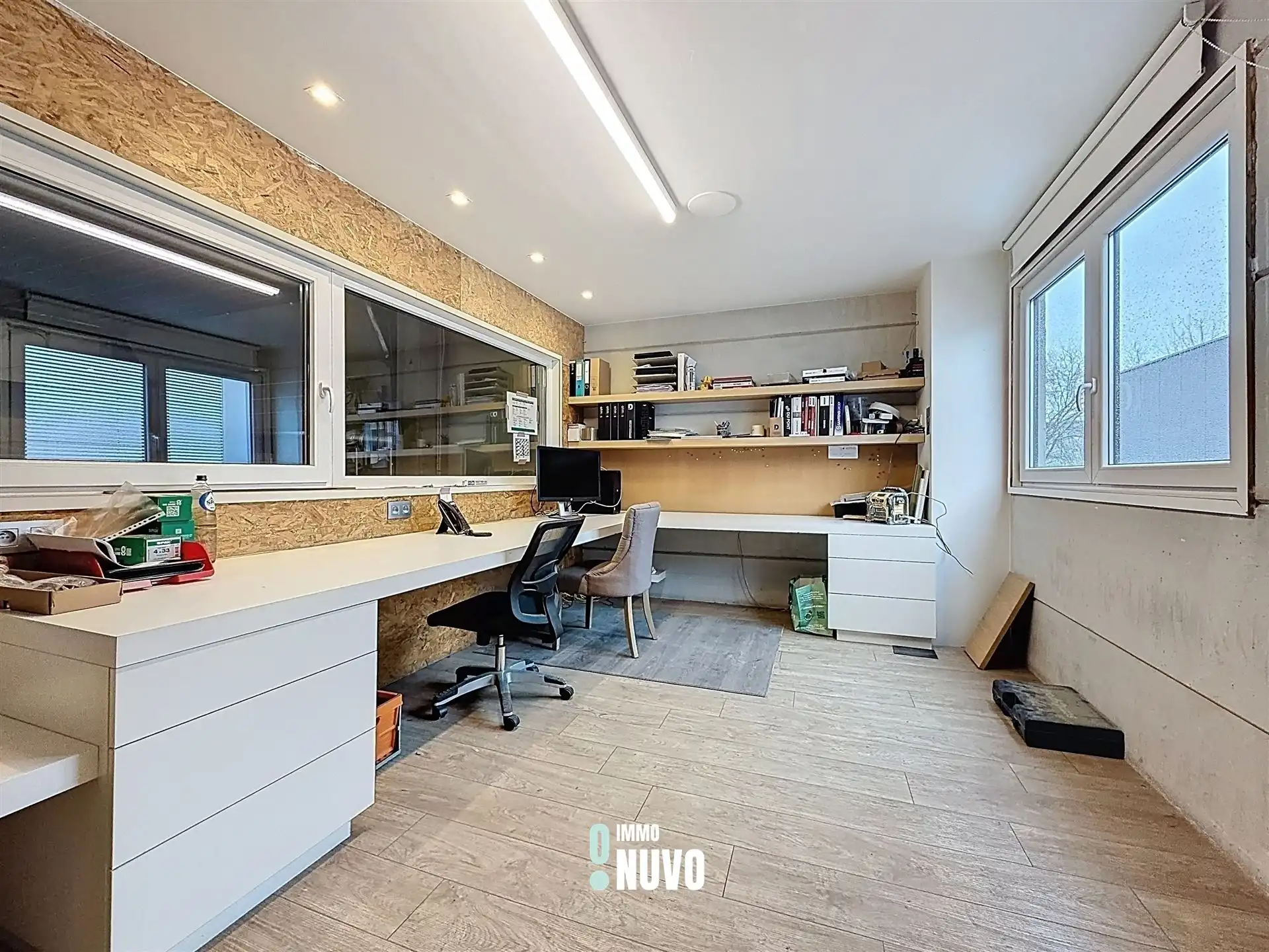Magazijnen + Kantoren + Showroom foto 12