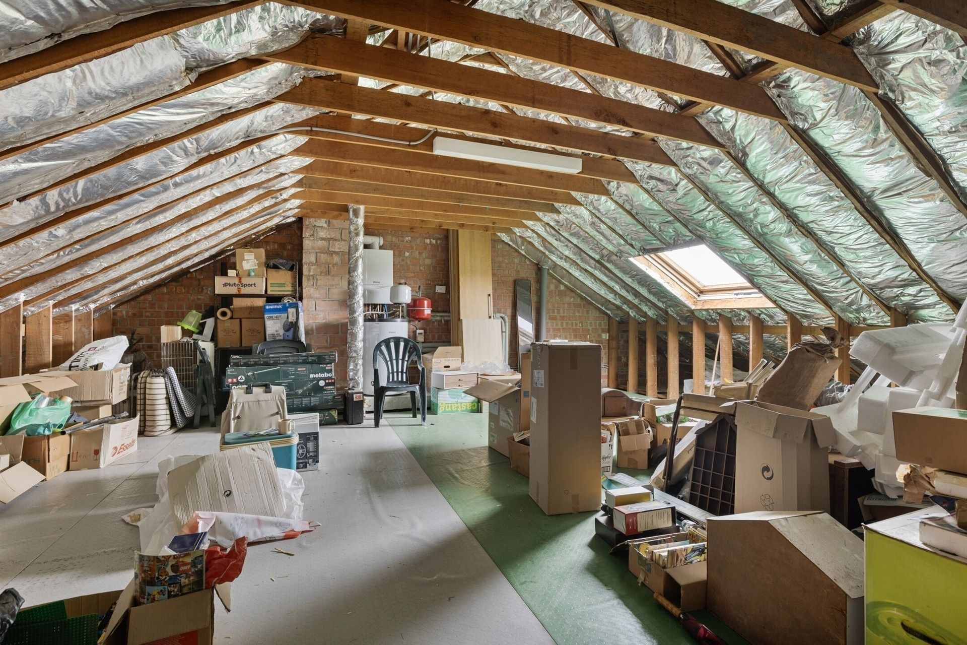 Ruime woning met 5 kamers en 2 badkamers foto 20