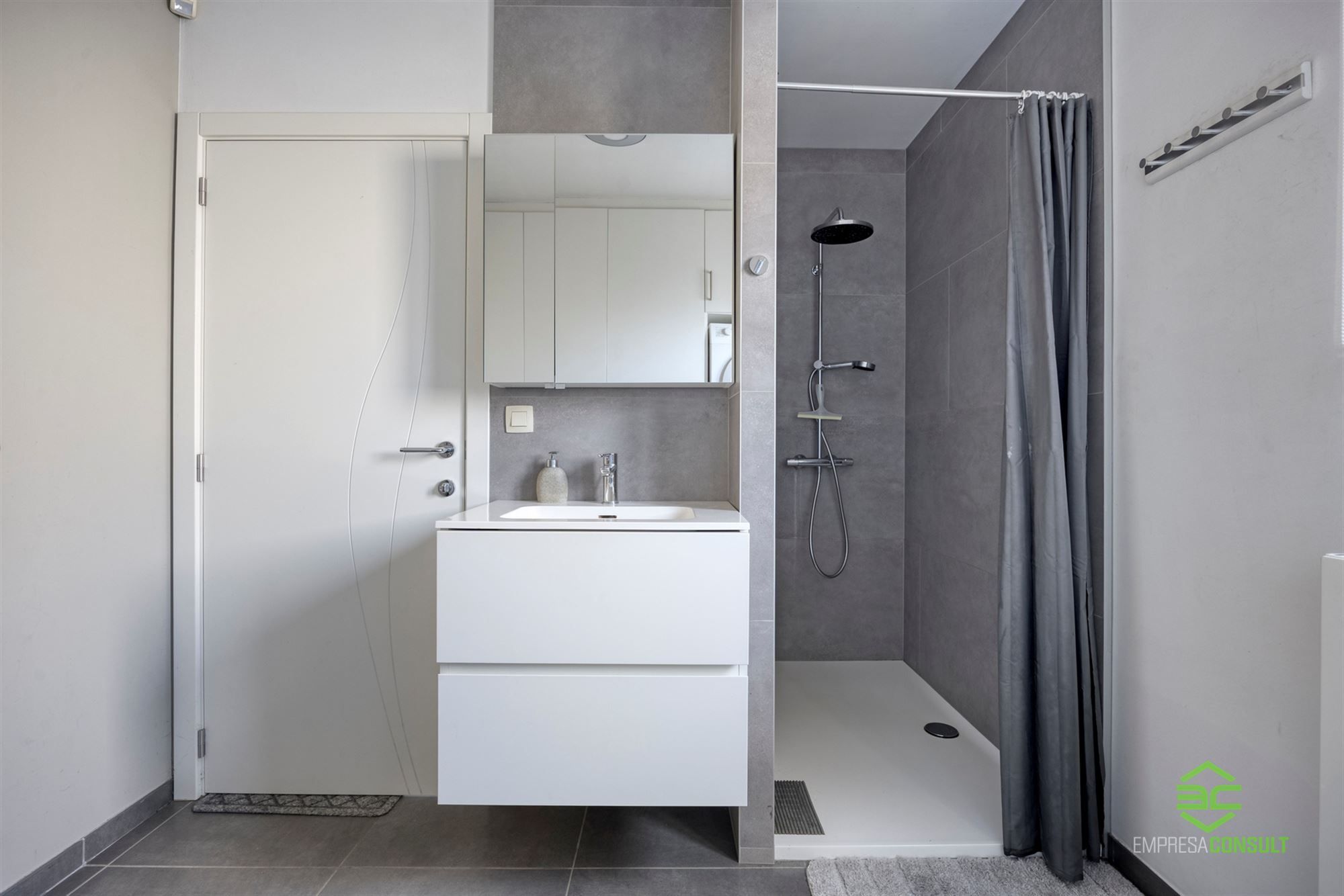 Instapklare woning met aparte garage en werkplaats van 150m² in Schulen! foto 13