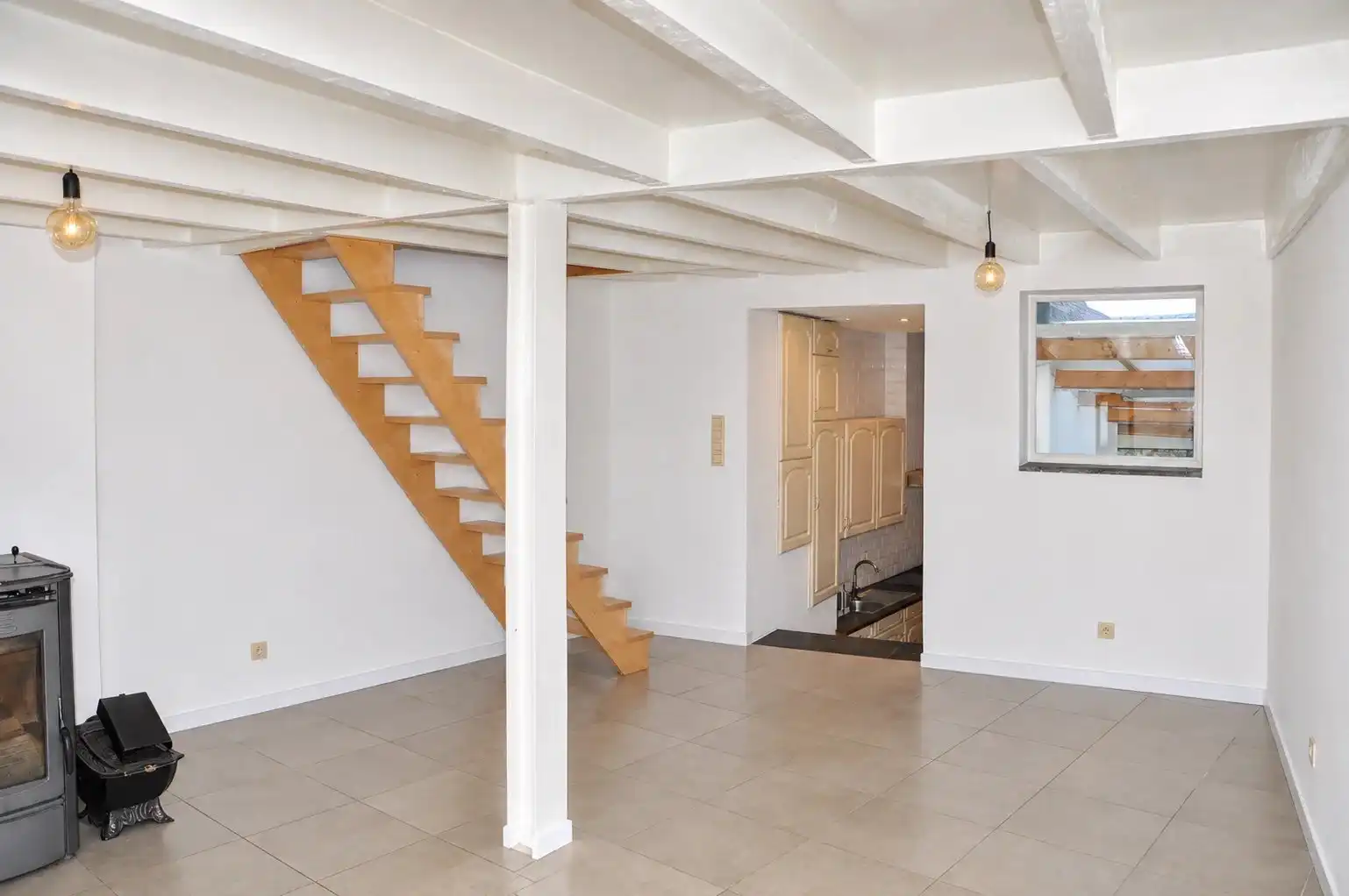 CHARMANTE, INSTAPKLARE WONING MET 2 SLPK'S EN ZUIDWESTGERICHTE STADSTUIN IN HARTJE BORGLOON foto 2