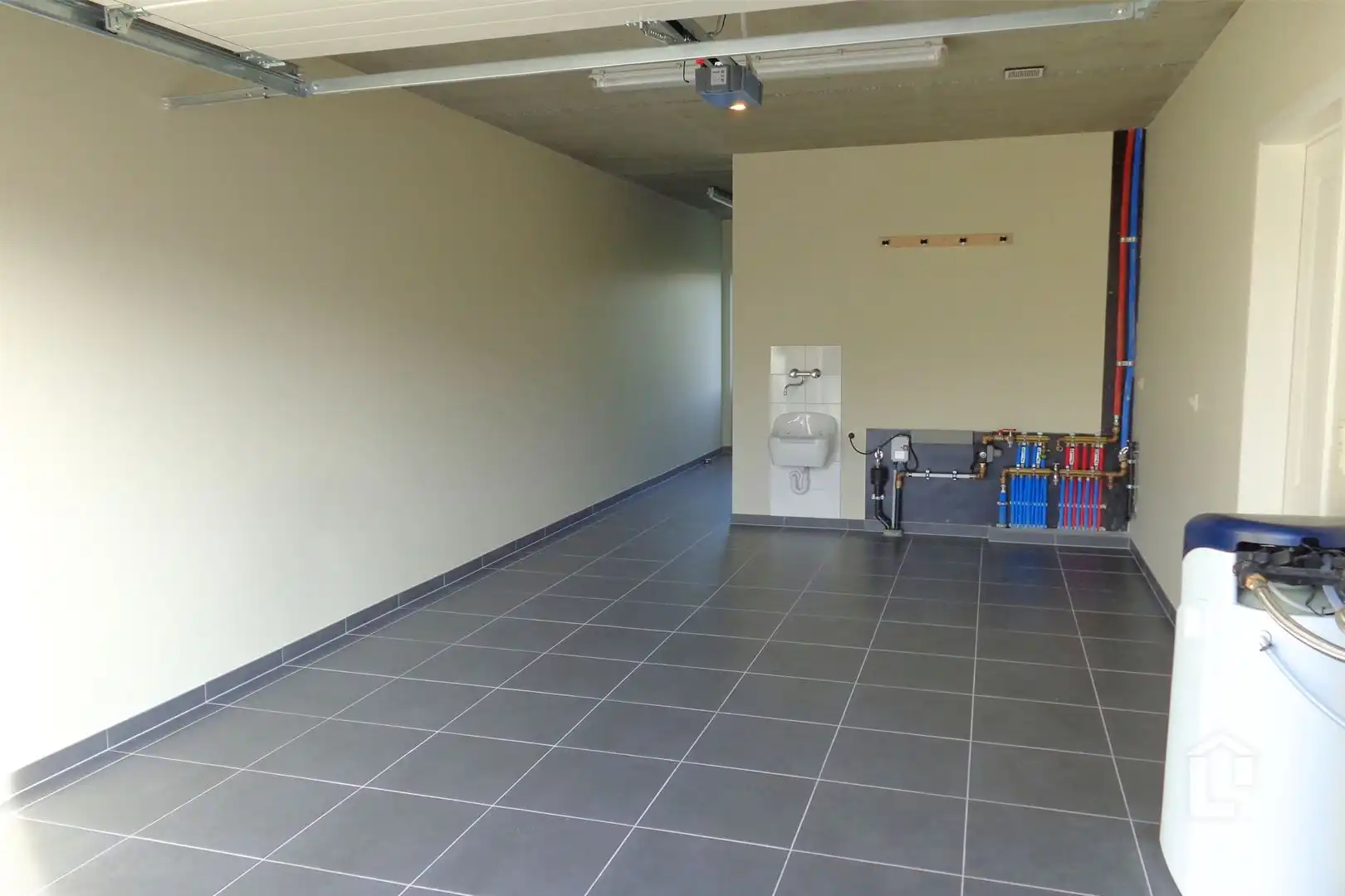 Ruime, moderne gezinswoning foto 10