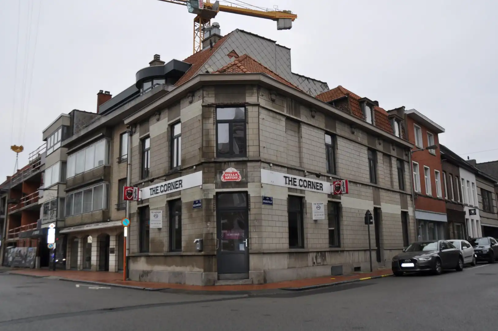 Zeer centraal gelegen handelspand met woonst - vroeger Café The Corner. foto {{pictureIndex}}