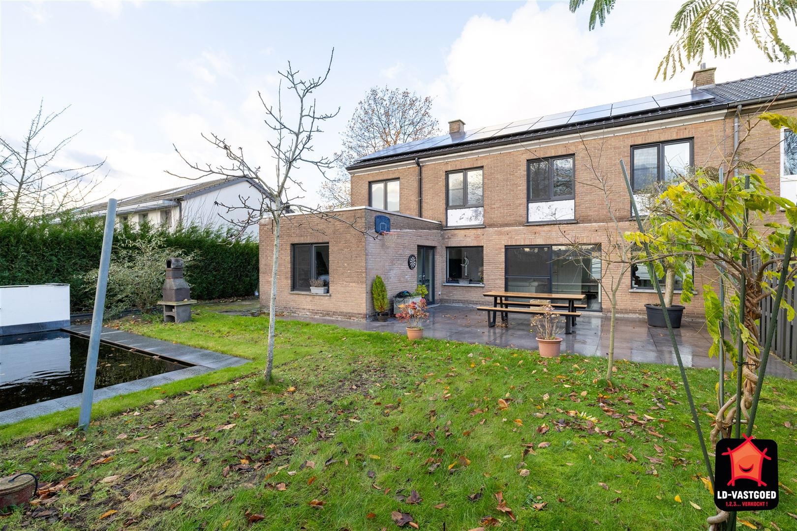 Ruime woning met zwemvijver foto 5