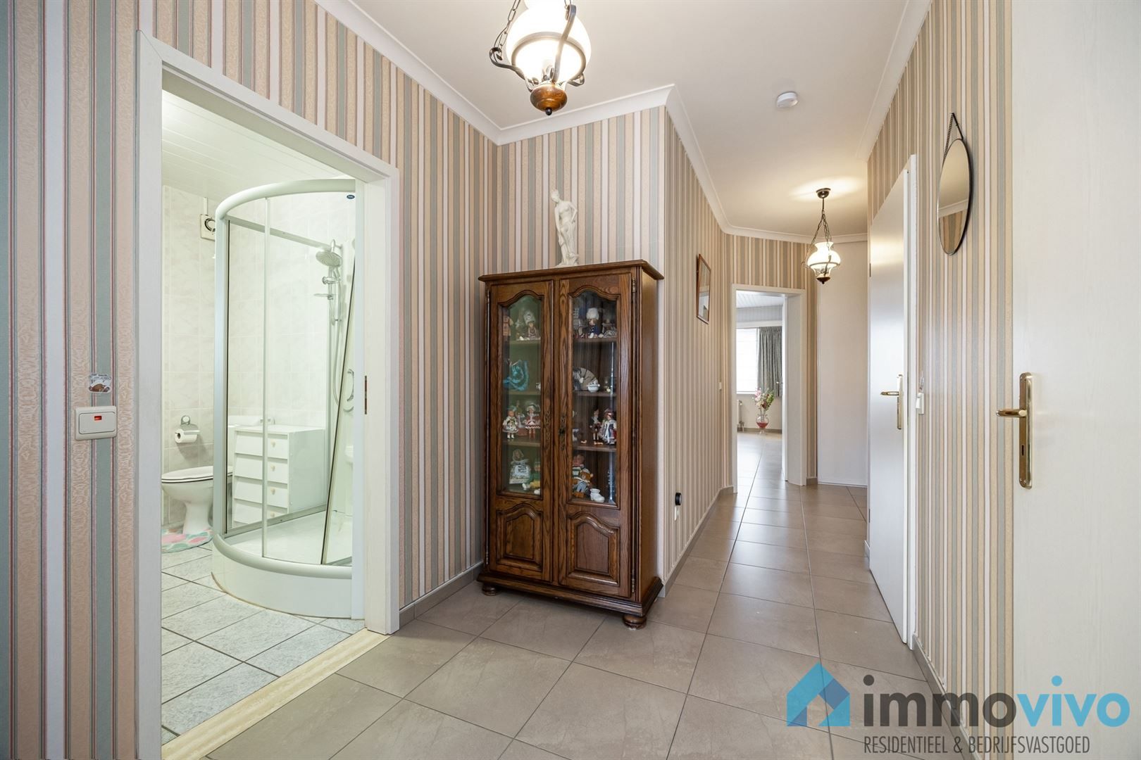 Ruim appartement met 2 slaapkamers en terras. foto 8