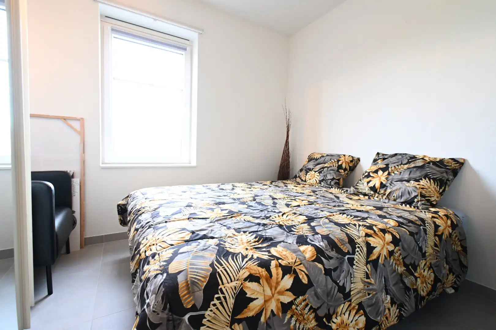 Knap afgewerkt gelijkvloers appartement met 2 slaapkamers, ruim terras, tuintje, carport en berging - GEEN GEMEENSCHAPPELIJKE ONKOSTEN  foto 12