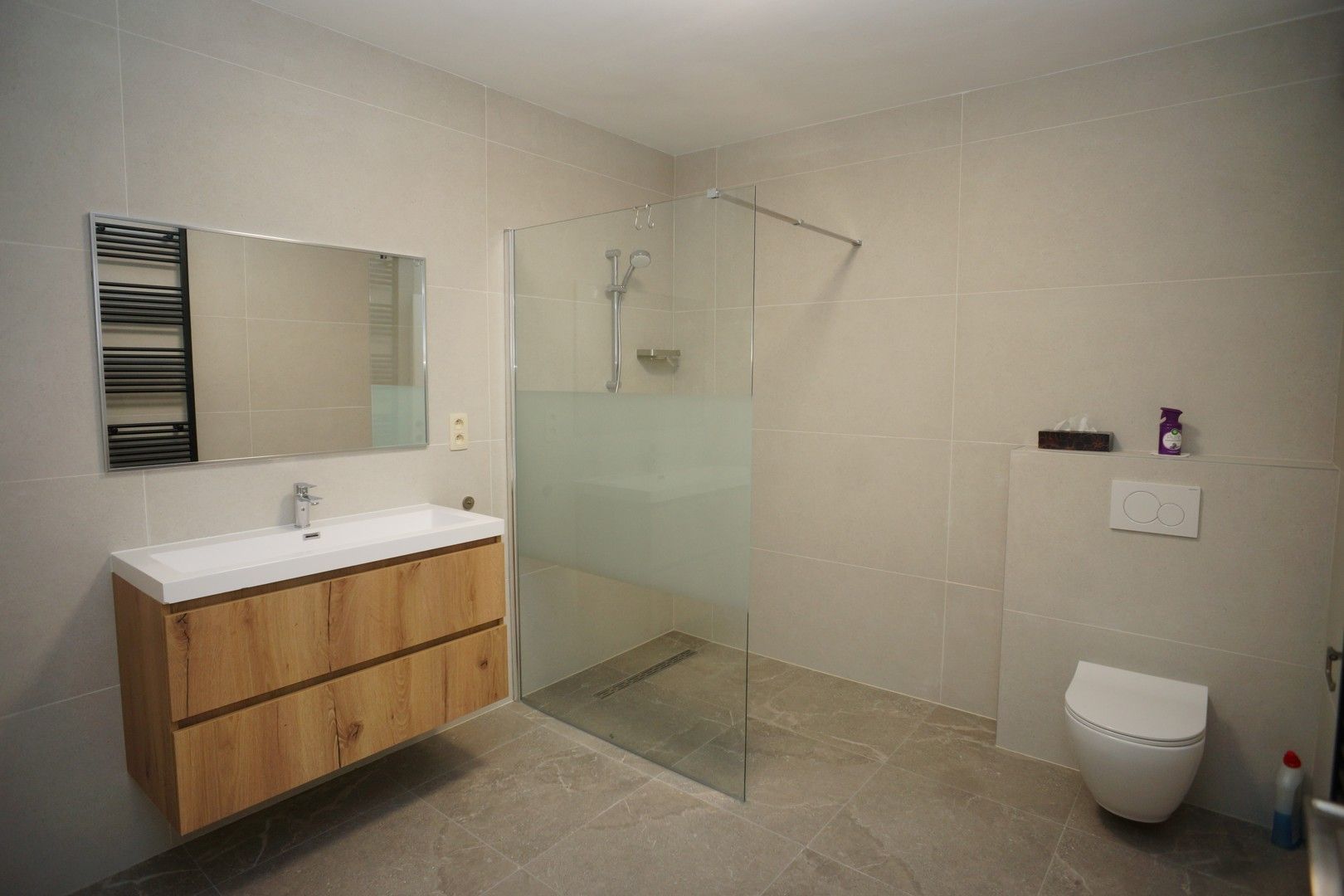 Gerenoveerd appartement met 3 slaapkamers foto 12