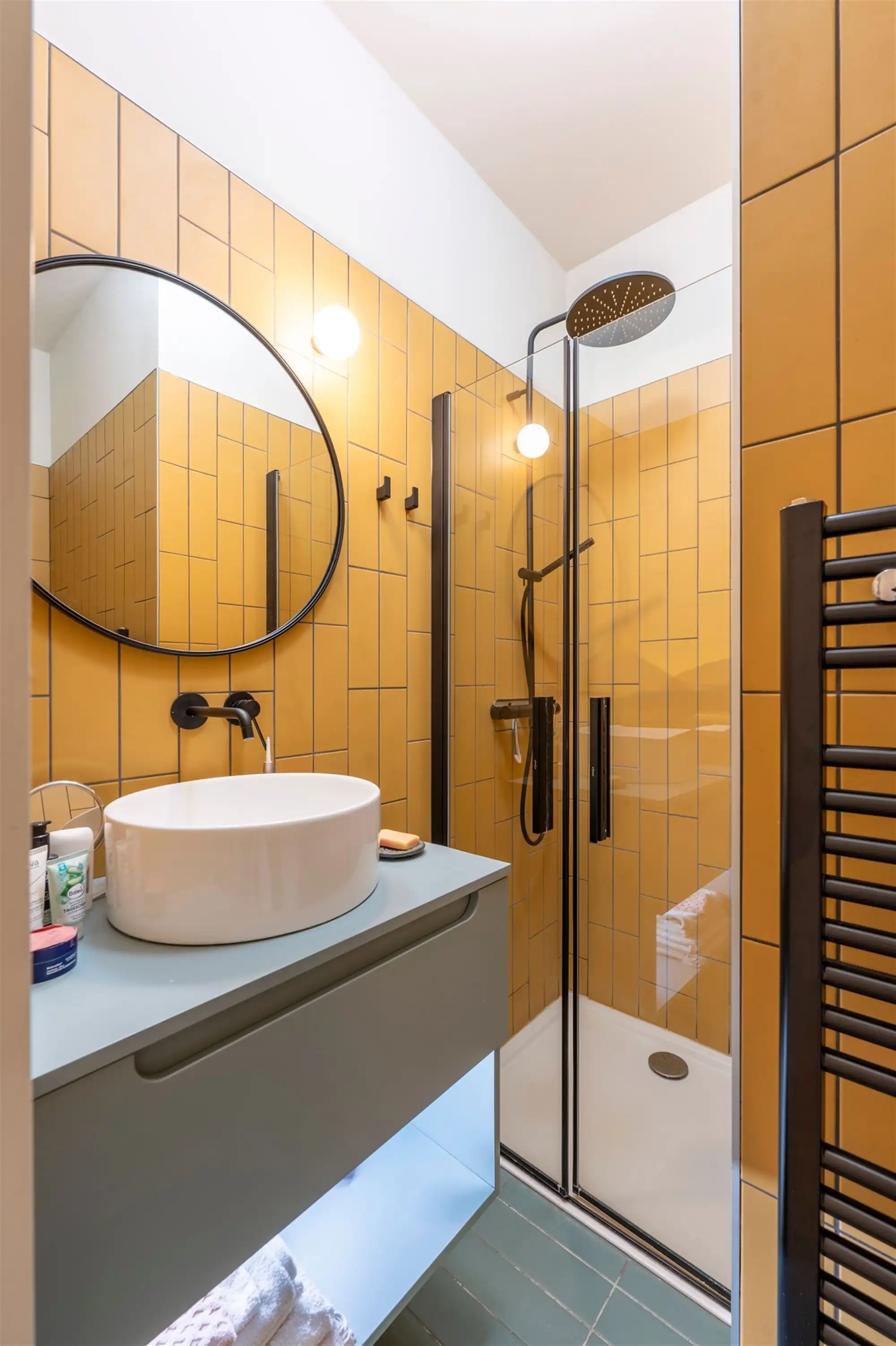 Moderne studentenkamer met eigen sanitair foto 4