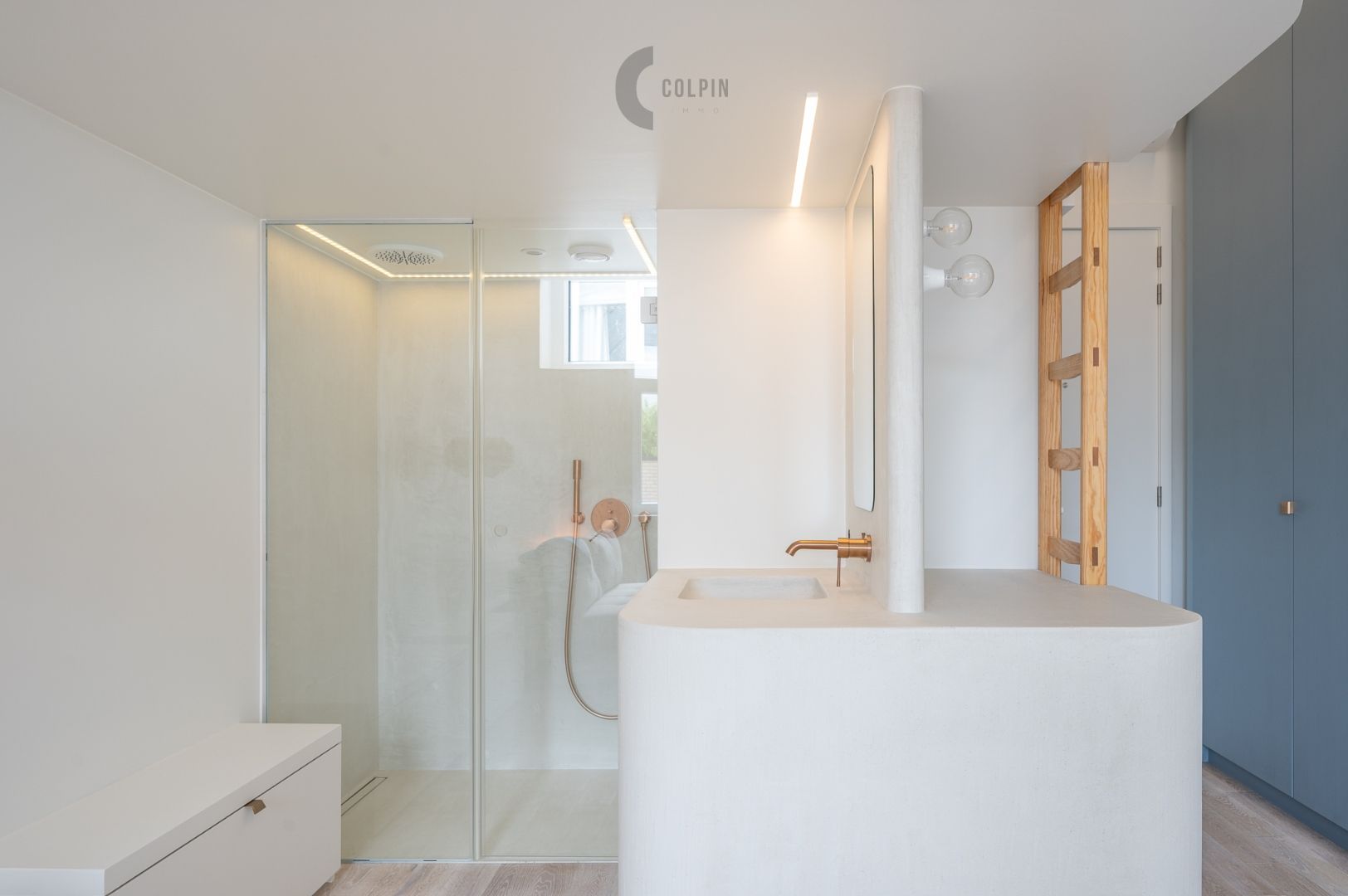 Stijlvolle gerenoveerde studio te Duinbergen foto 3