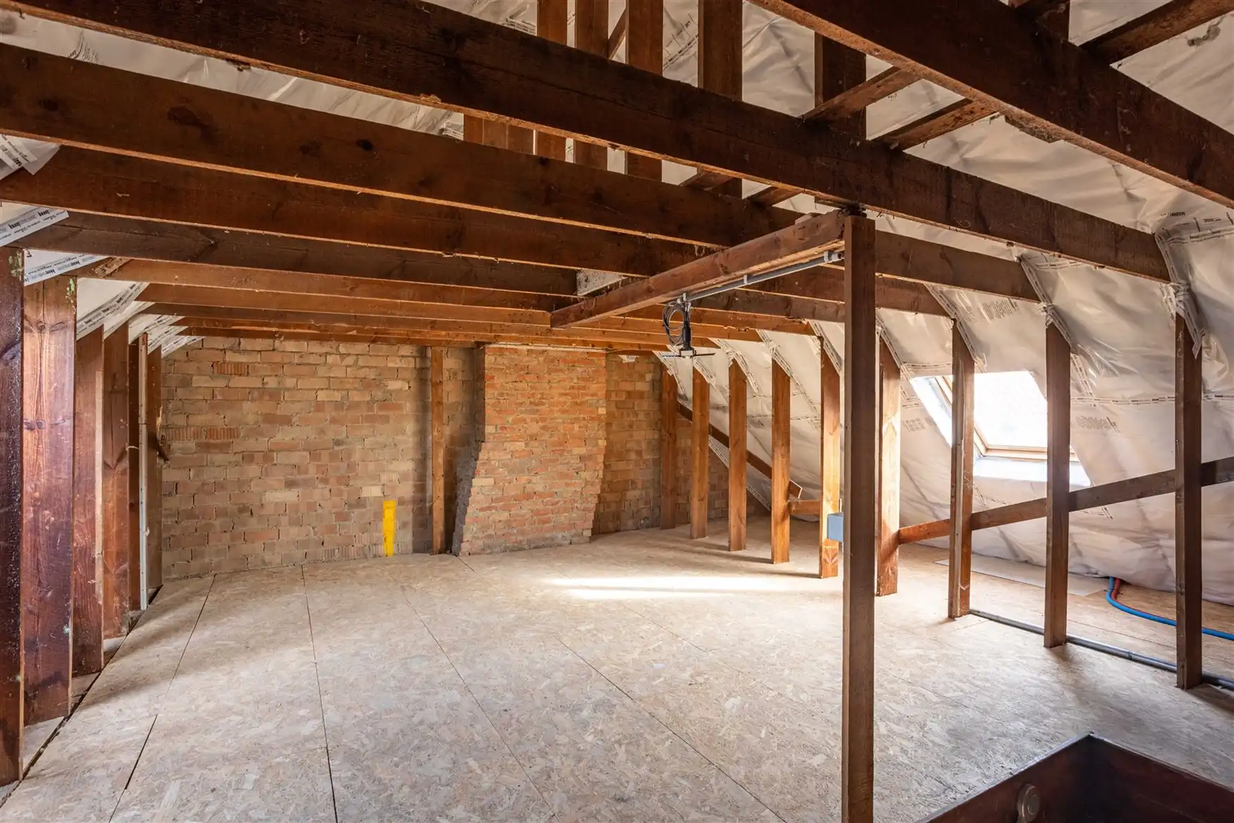 Gerenoveerde woning vol licht in centrum Destelbergen foto 11