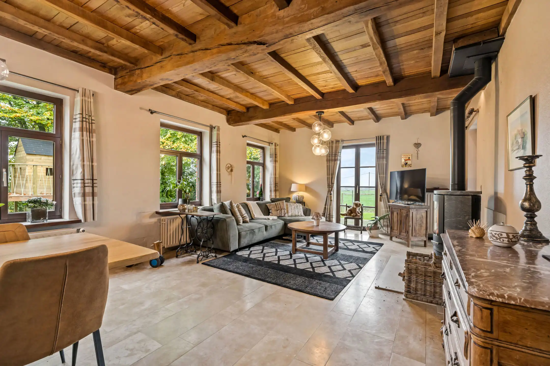 Prachtige villa 5 slpk te midden van de velden op +/- 50a foto 8