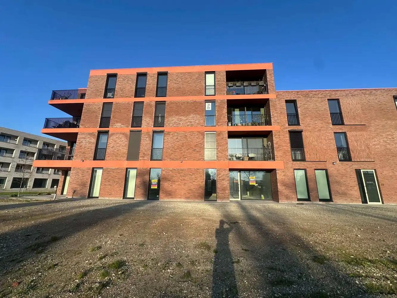 NIEUWBOUW (A.01)MULTIFUNCTIONEEL GELIJKVLOERS PIER KORNEL NABIJ KINE, ARCHITECT, SOEPBAR EN ADVOCAAT foto 15