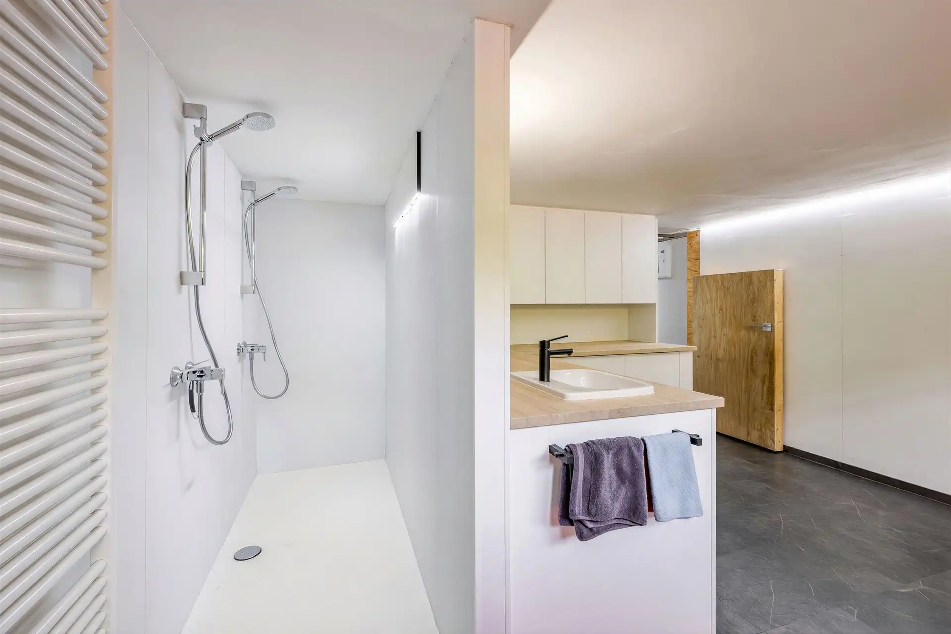 Exclusieve woning met 5 slaapkamers, tennisplein, poolhouse en ruime tuin foto 33